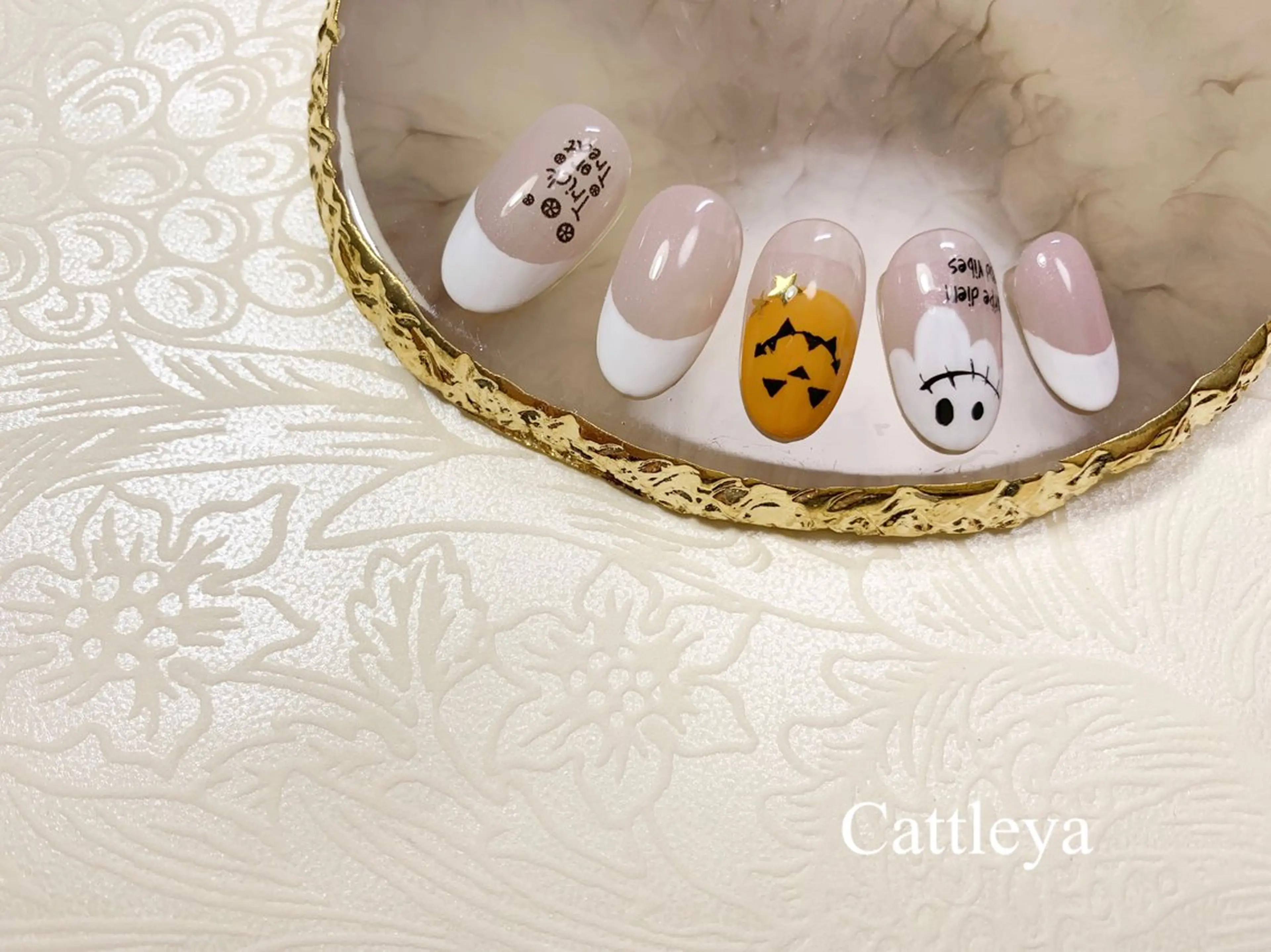 ネイル ハロウィン Cattleya カトレアのネイルデザイン