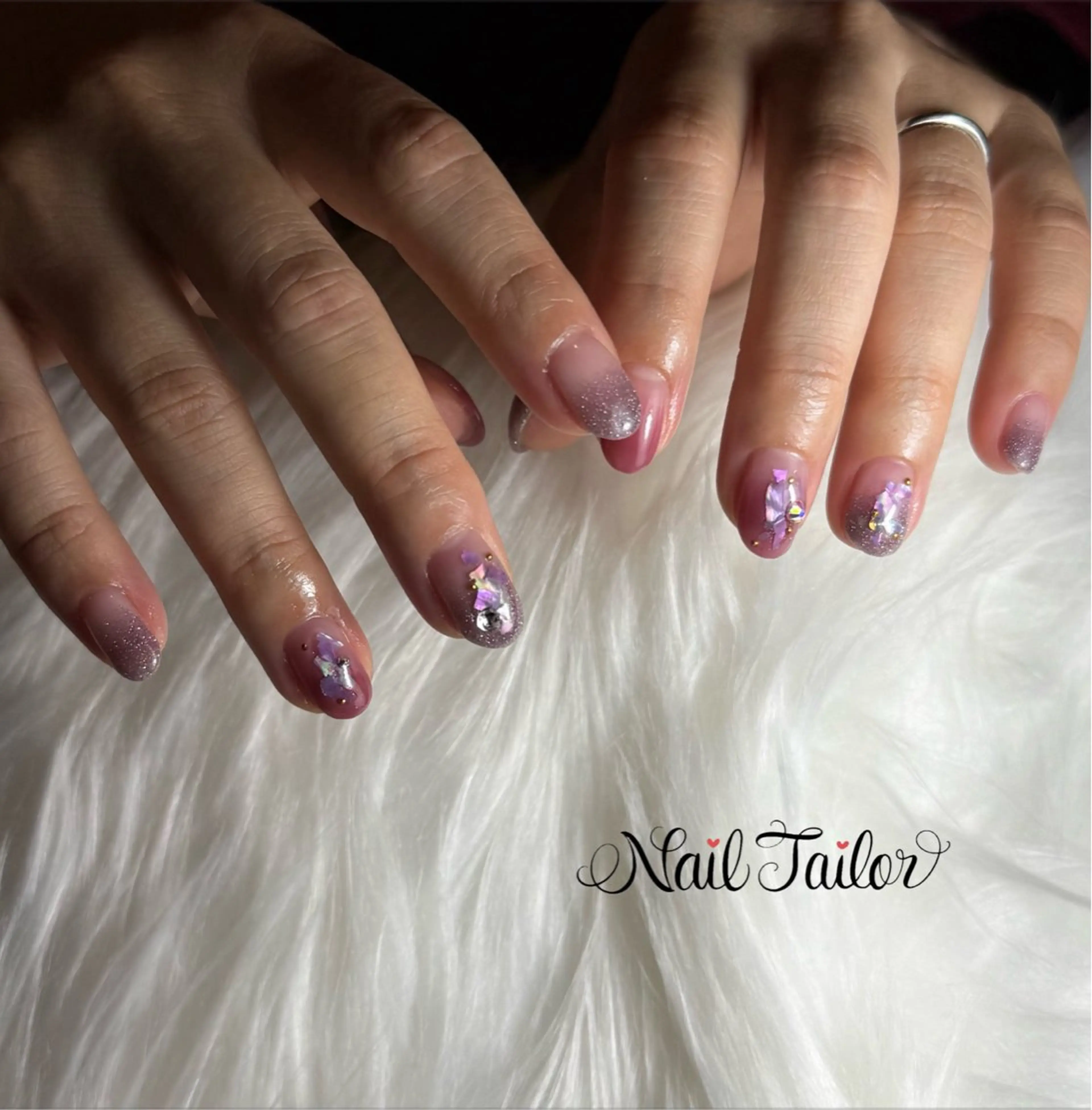 ネイル 長さ出し グラデーション キラキラネイル オフィスネイル ピンク ハンドネイル 〜Nail Tailor〜　ネイルテイラー所属・NailTailor ネイルテイラーのネイルデザイン