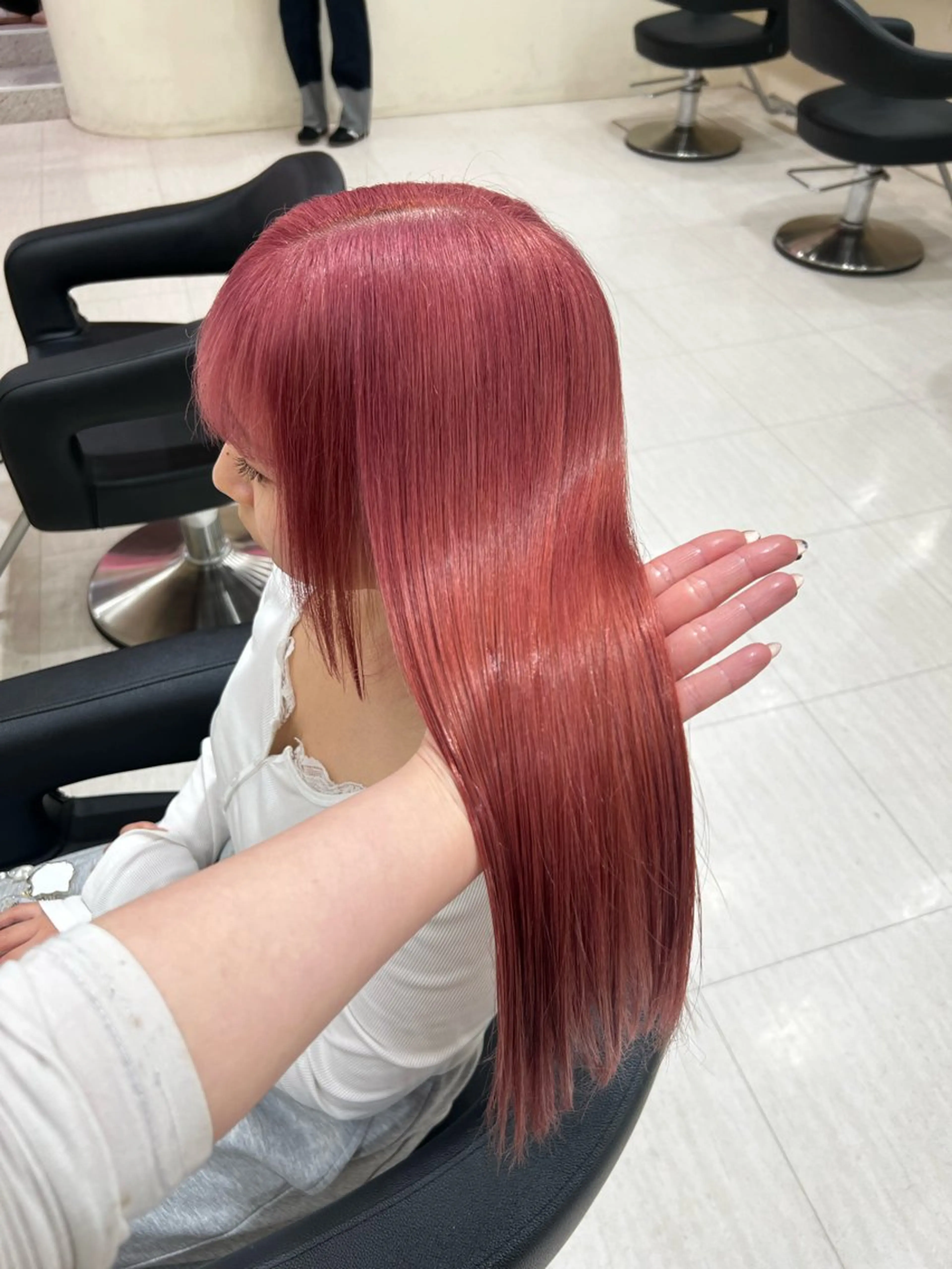 ロング カラー ヘアアレンジ ヘアカラー 韓国レイヤー＆ピンク 艶髪🩶maikoのヘアスタイル