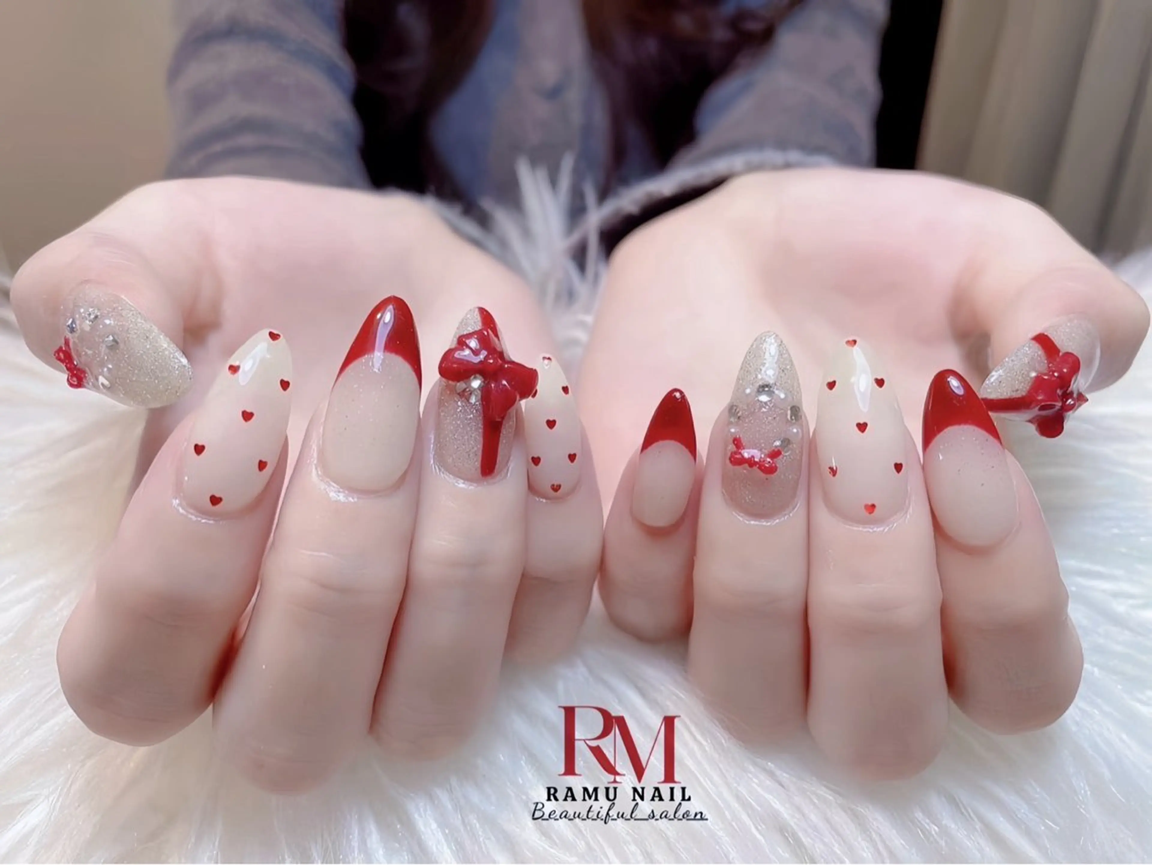 ネイル キラキラネイル マグネットネイル ミラーネイル ピンク ワンホンネイル ハンドネイル RAMU_Nail 池袋店のネイルデザイン