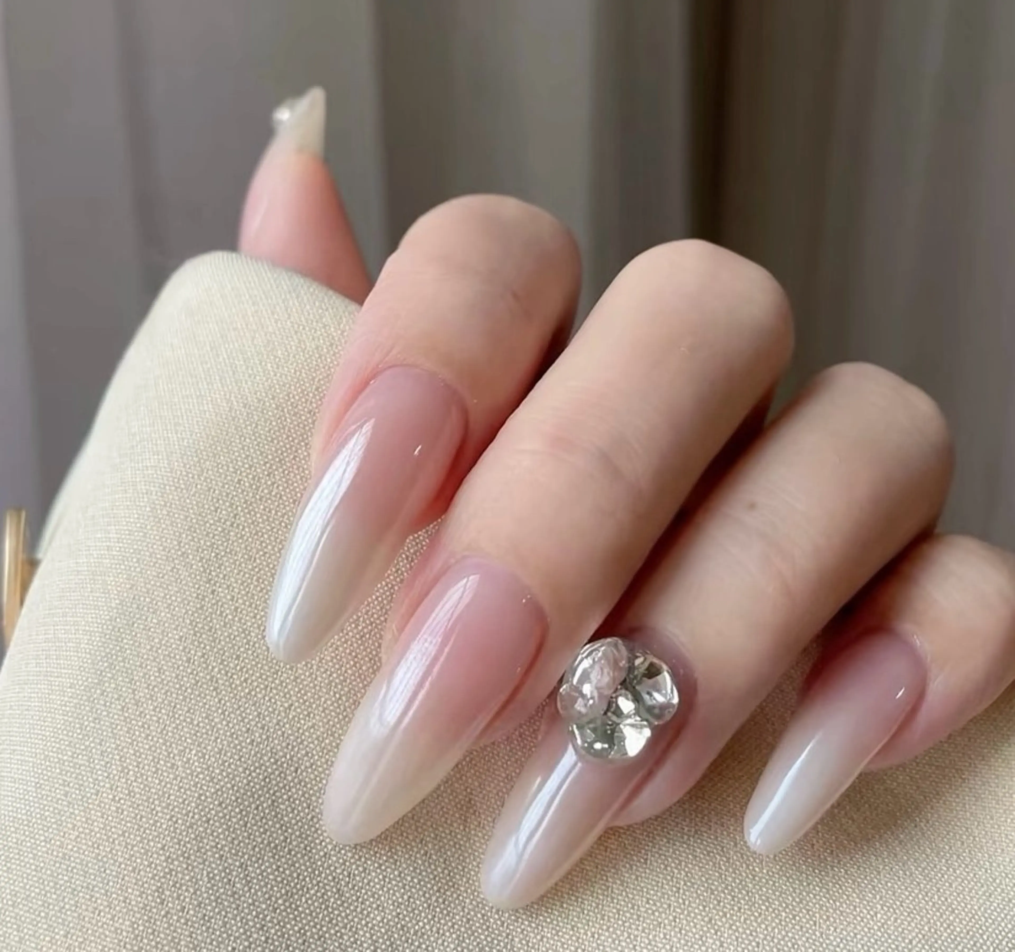 ネイル チークネイル 長さ出し フレンチネイル ガーリー 韓国ネイル SunNail池袋駅 ワンホンネイルのネイルデザイン