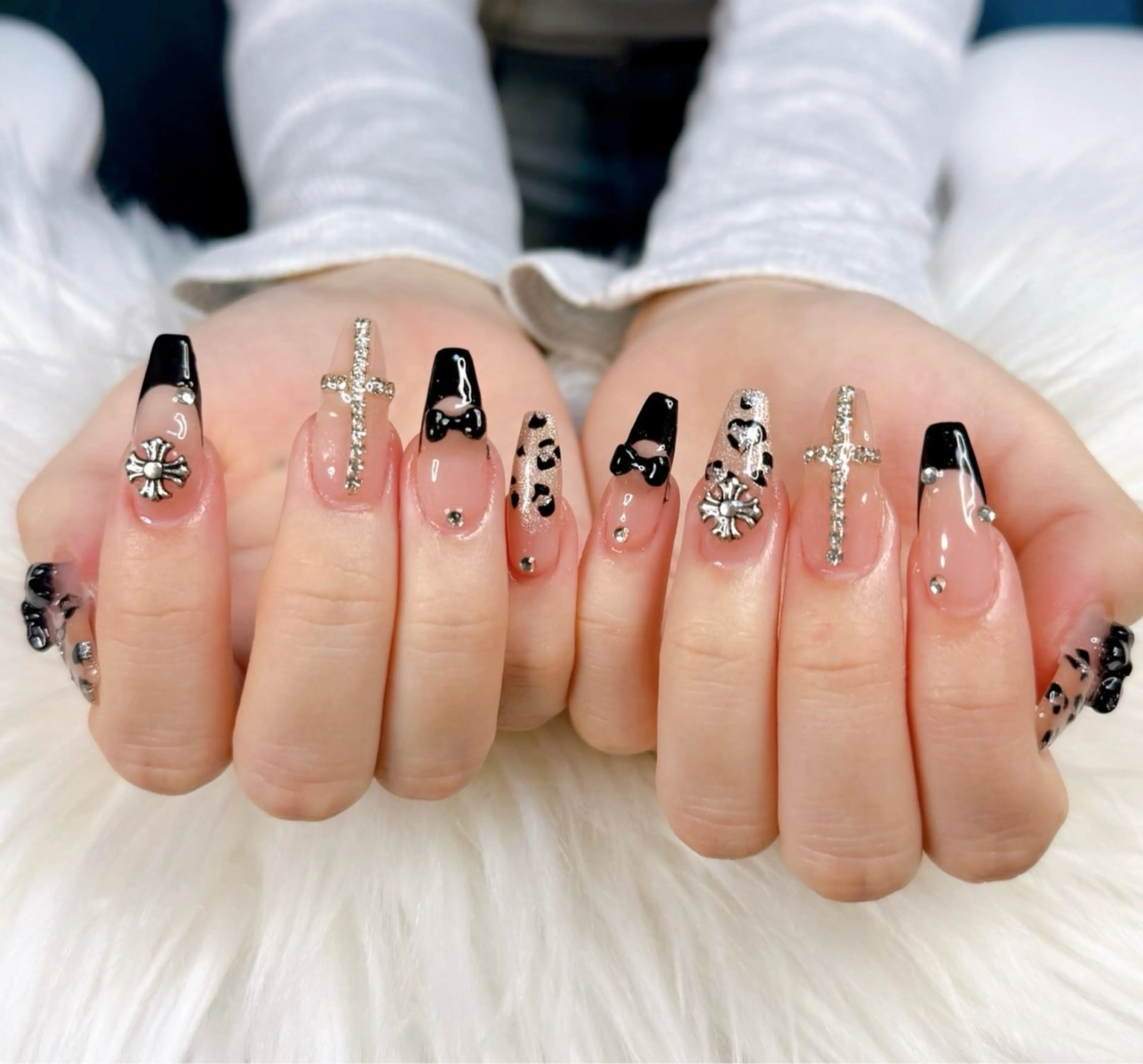 ネイル アートネイル オーロラネイル チークネイル 長さ出し フットネイル happy nail所属・Happy Nailのネイルデザイン