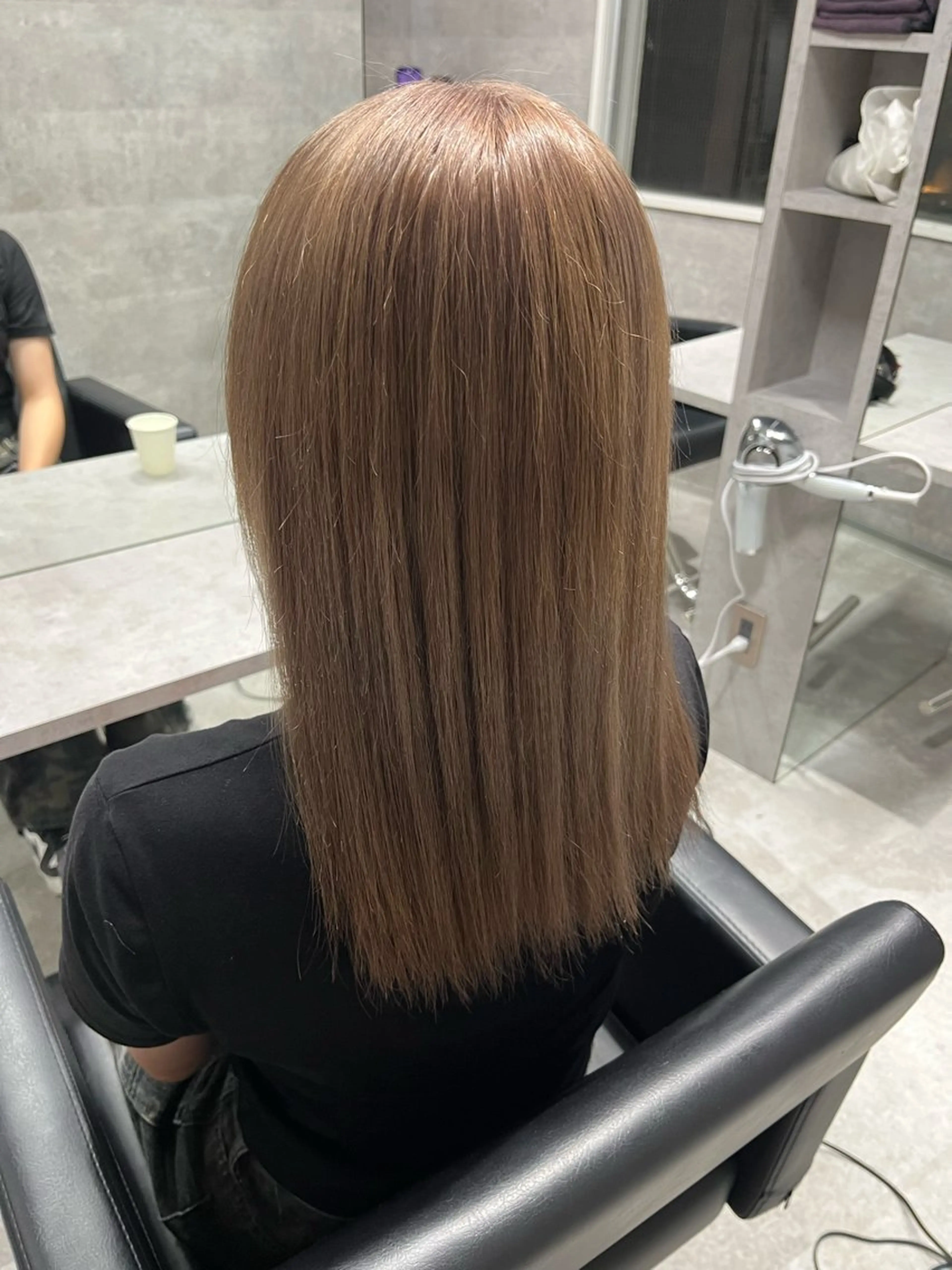 ロング カラー HOHOMI （ほほみ）のヘアスタイル