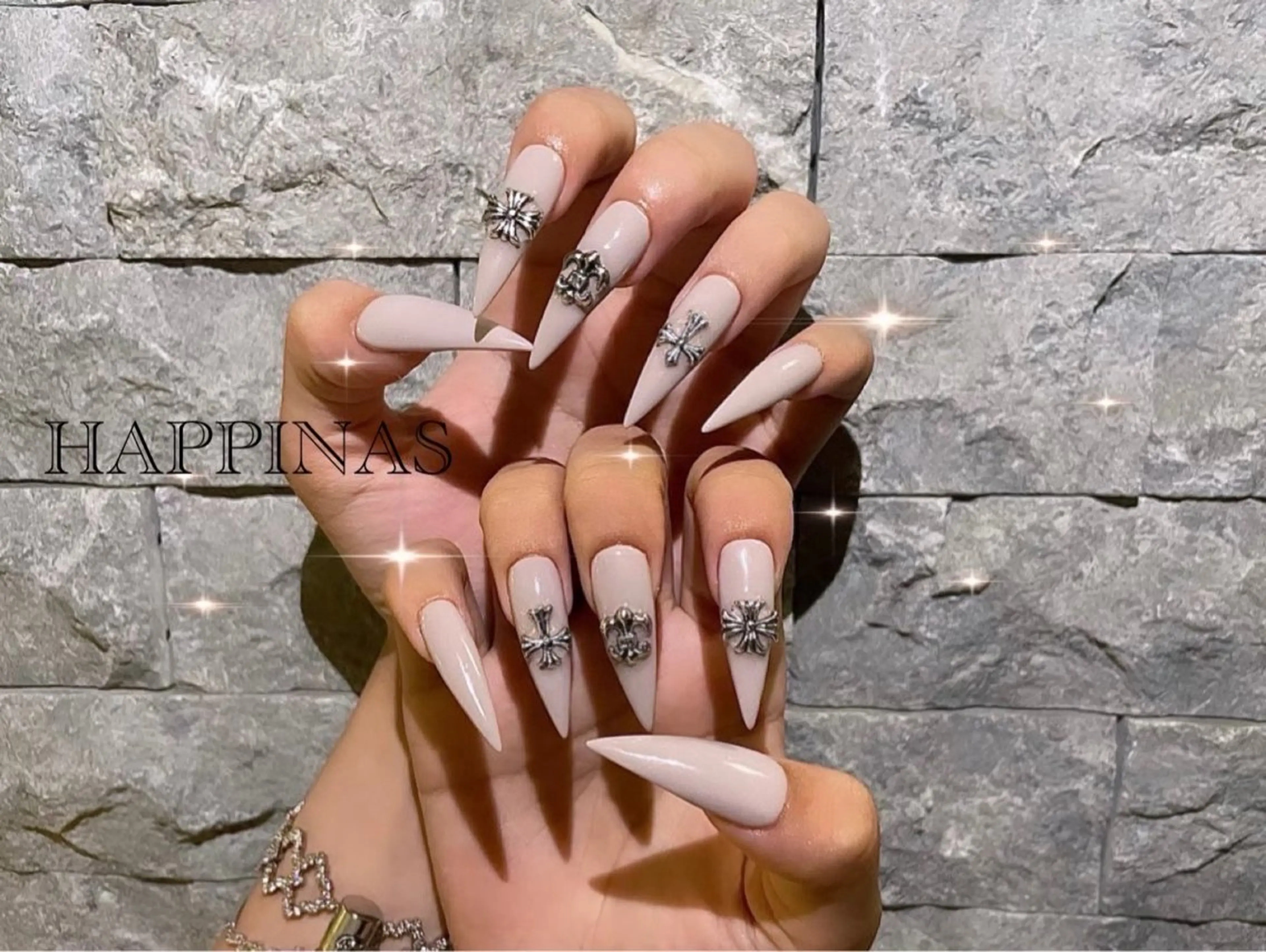 ネイル ロングネイル ワンカラーネイル スカルプネイル シンプルネイル ハンドネイル HAPPINAS くるみのネイルデザイン