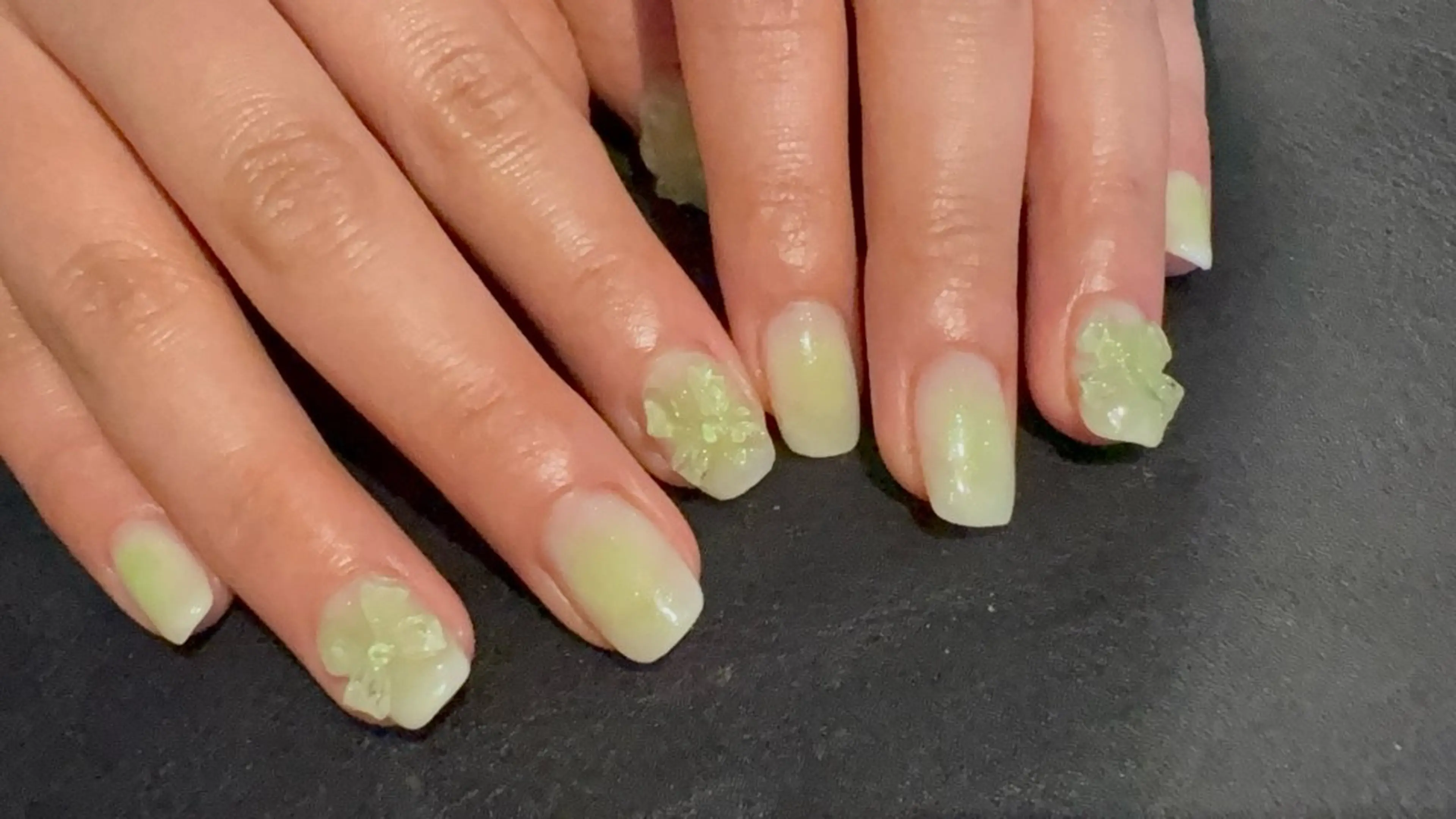 ネイル private HUE.kのネイルデザイン