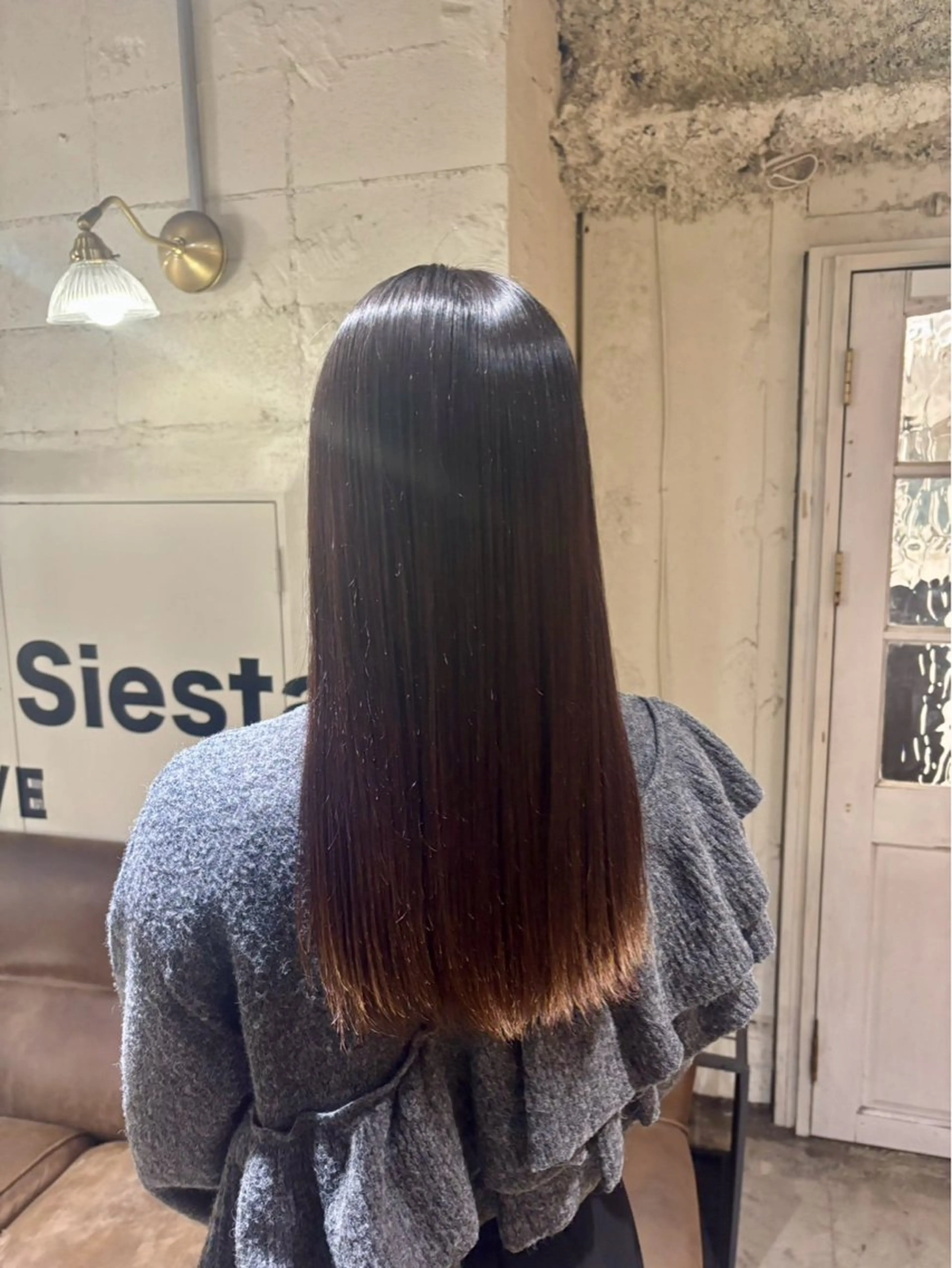 ロング 透明感カラー アンリのヘアスタイル