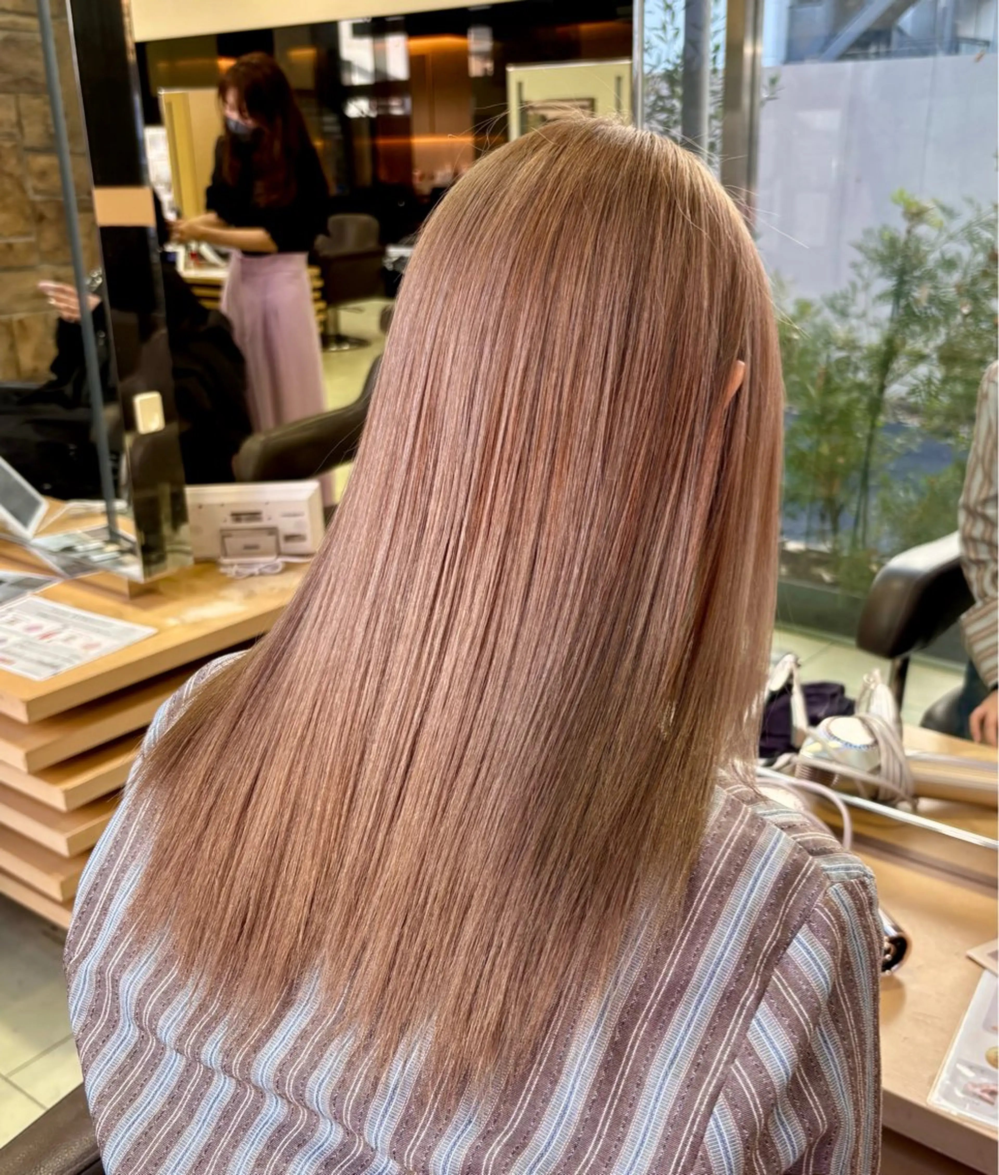 セミロング カラー ヘアカラー airi🌺カラー /特殊ヘア⛓️🖤のヘアスタイル