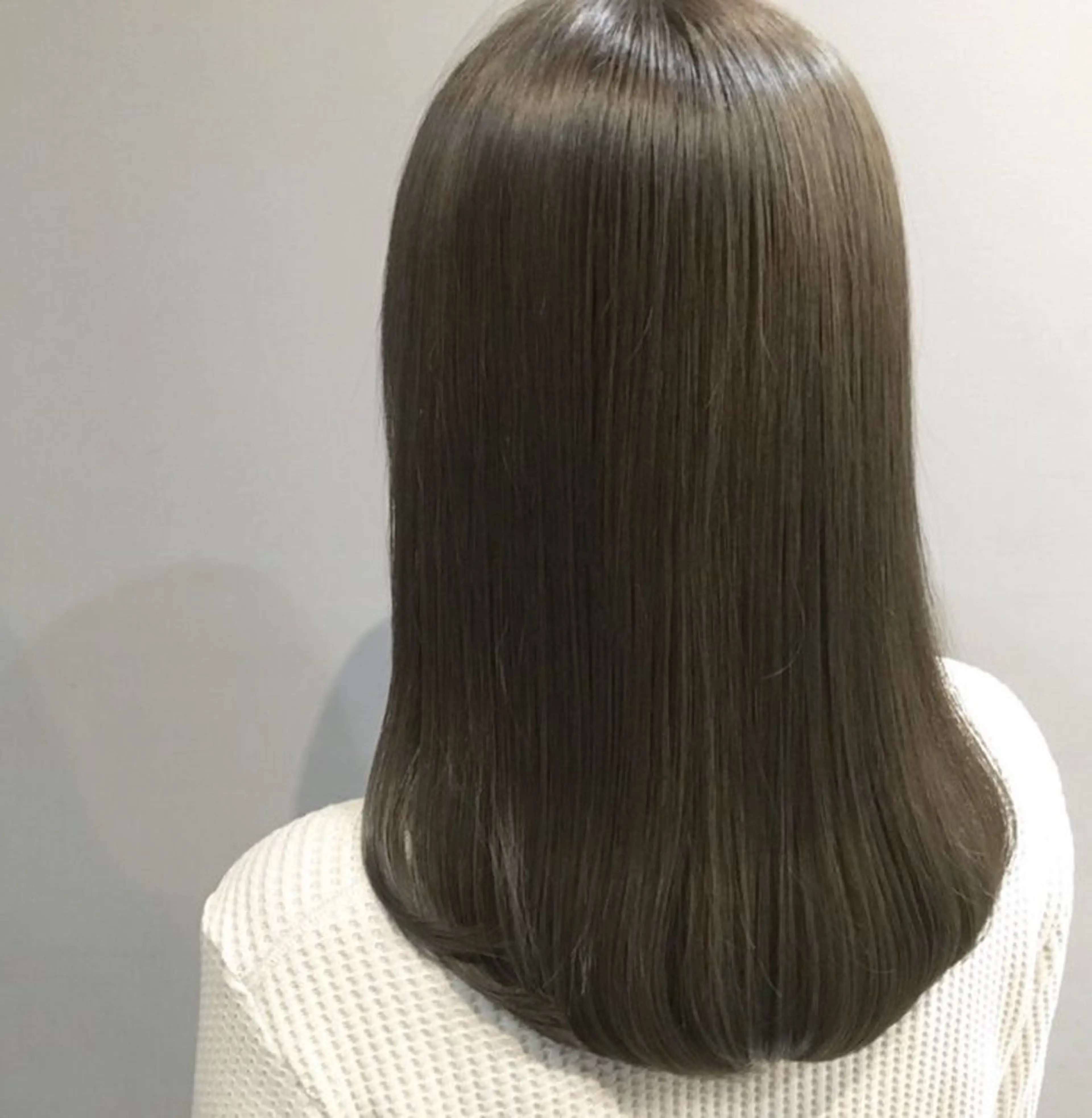 セミロング ヘアカラー Belle五丁目店所属・艶カラー 宗像 快歩のヘアスタイル