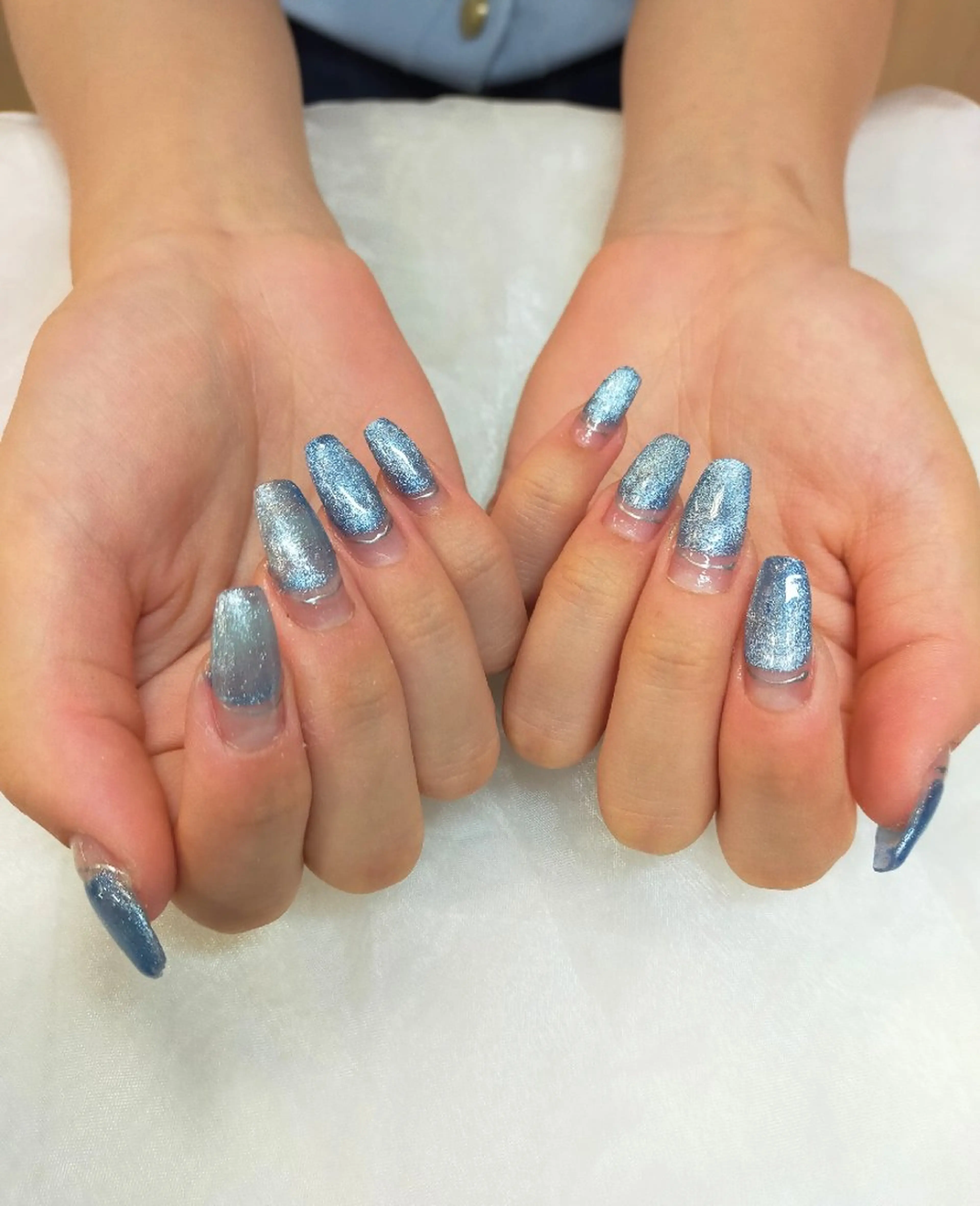 ネイル ブルー キラキラネイル マグネットネイル ニュアンスネイル 夏ネイル maruyasu. yのネイルデザイン