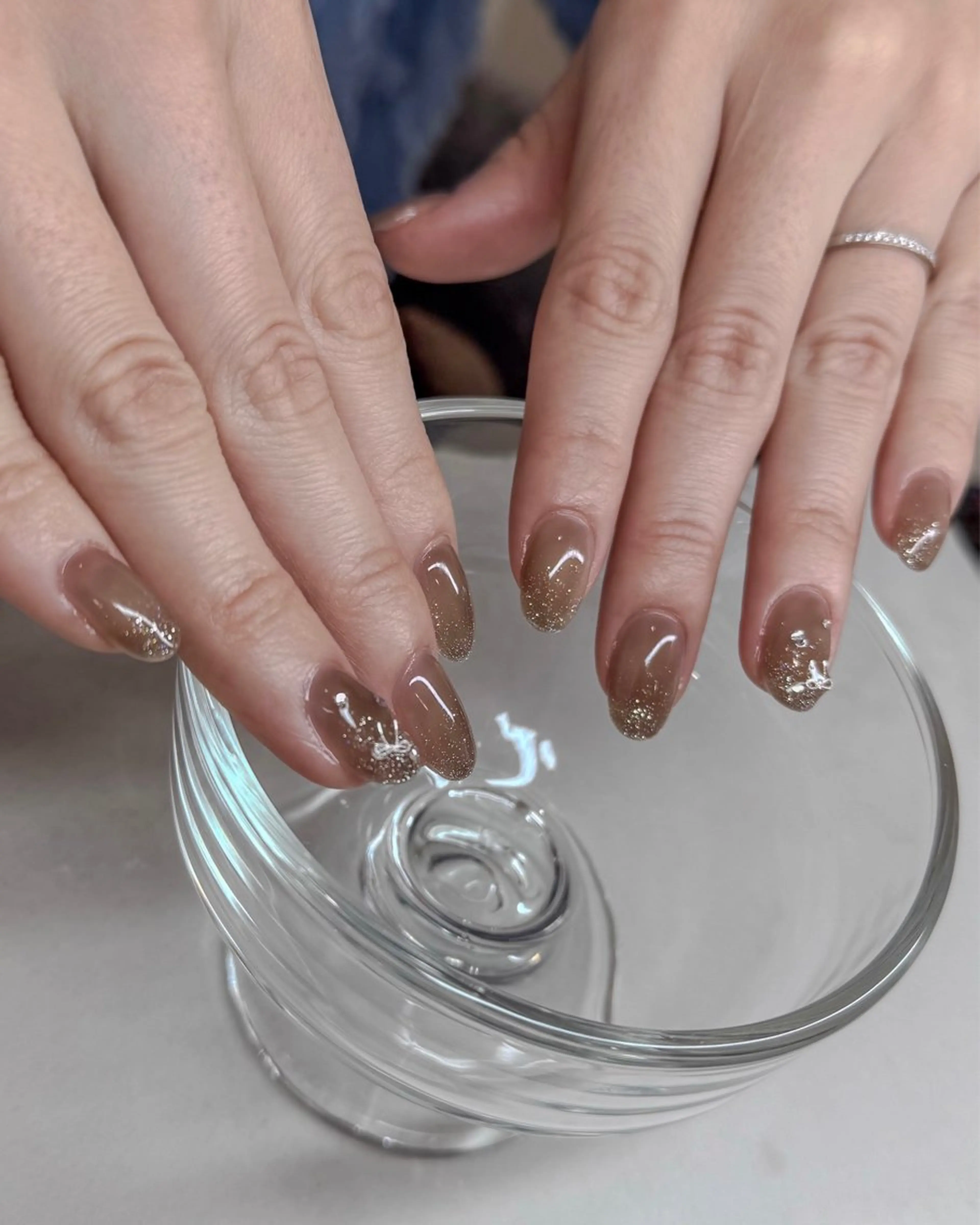 ネイル アートネイル ブラウン ストーンネイル num-fi Aiのネイルデザイン