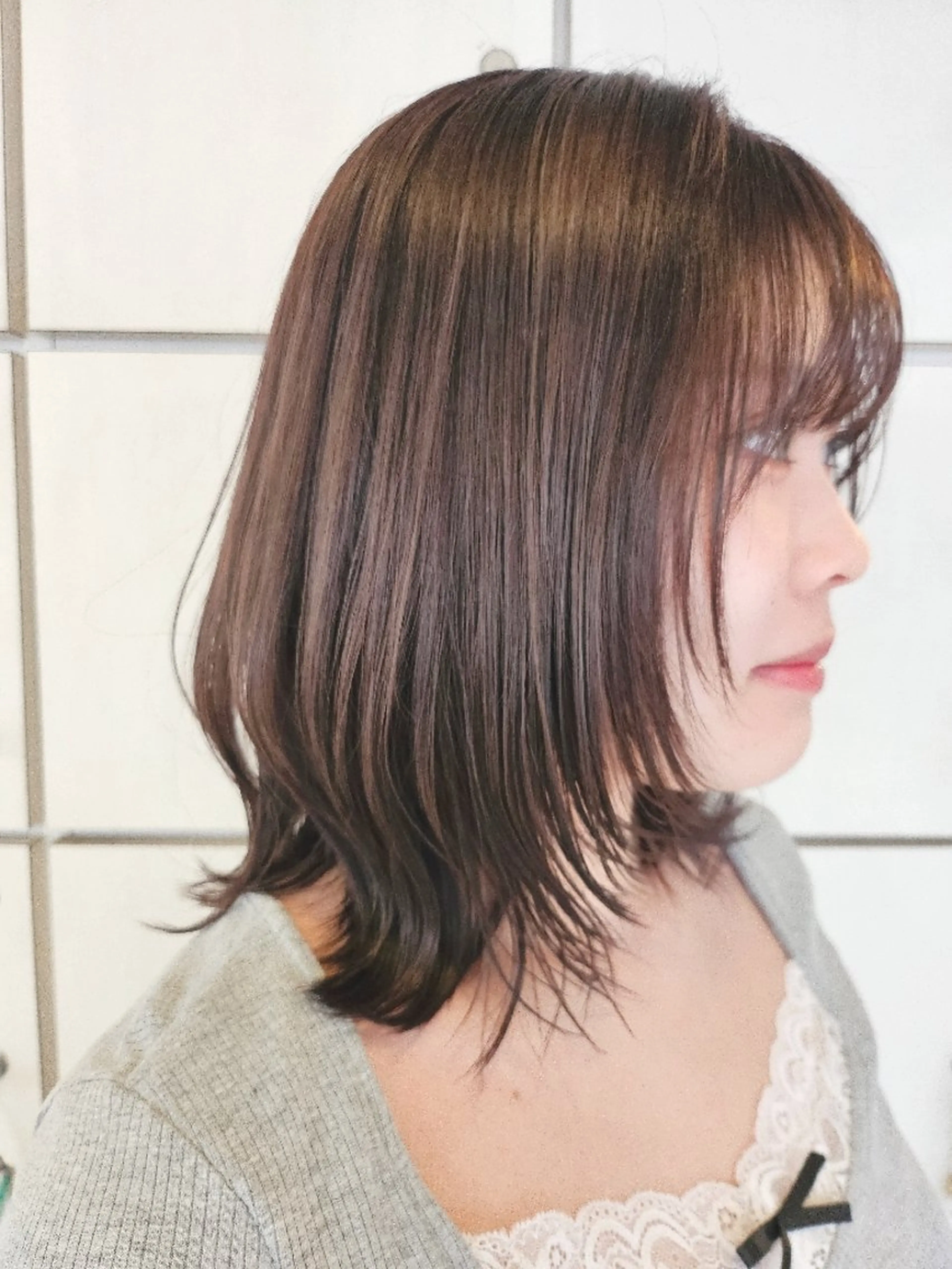 ミディアム 顔周りカット レイヤーカット カット ヘアカラー 岡田 奈々のヘアスタイル