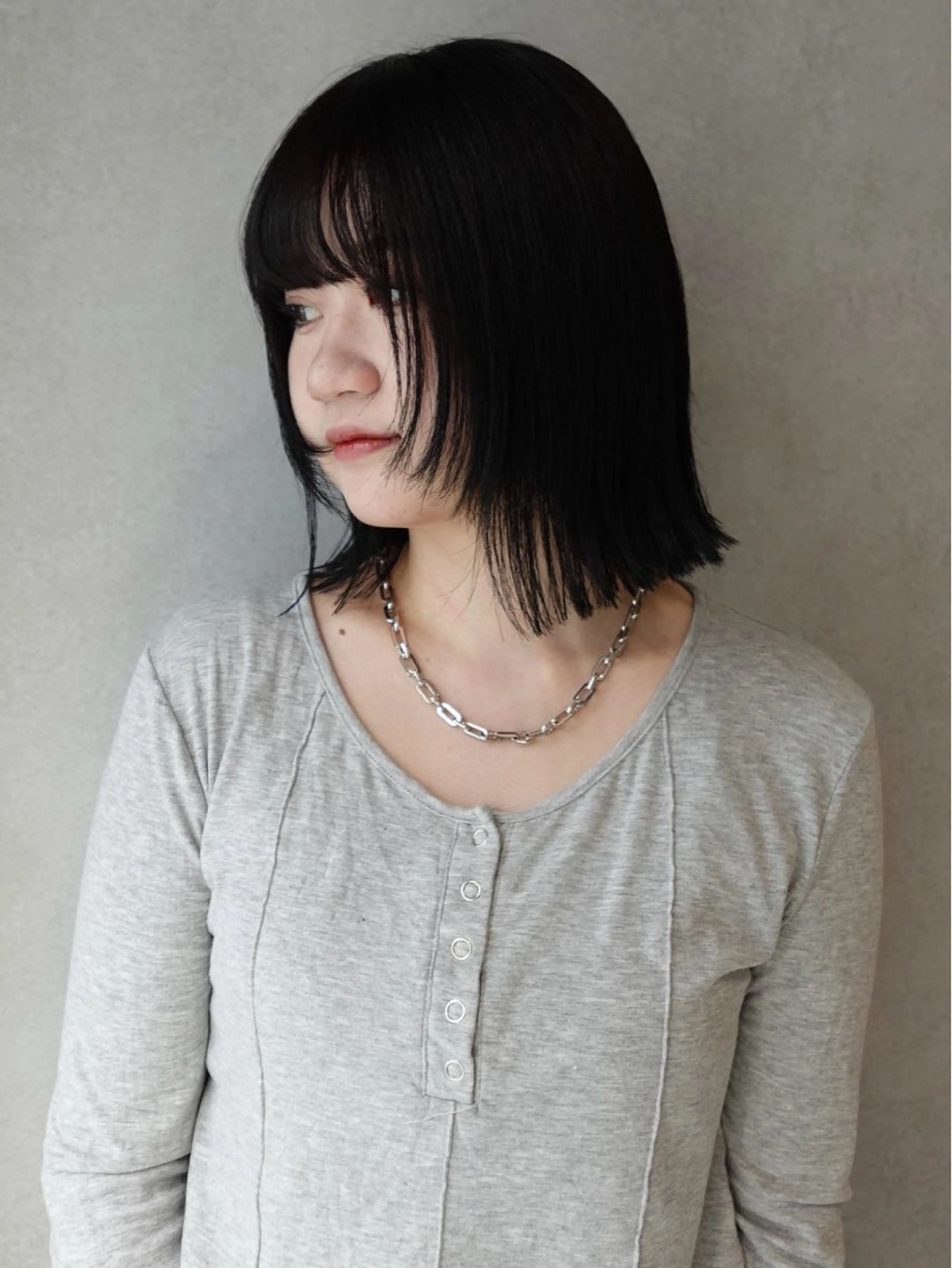 ミディアム 顔周りカット yumemiレイヤー ‎✴︎ 透明感カラーのヘアスタイル