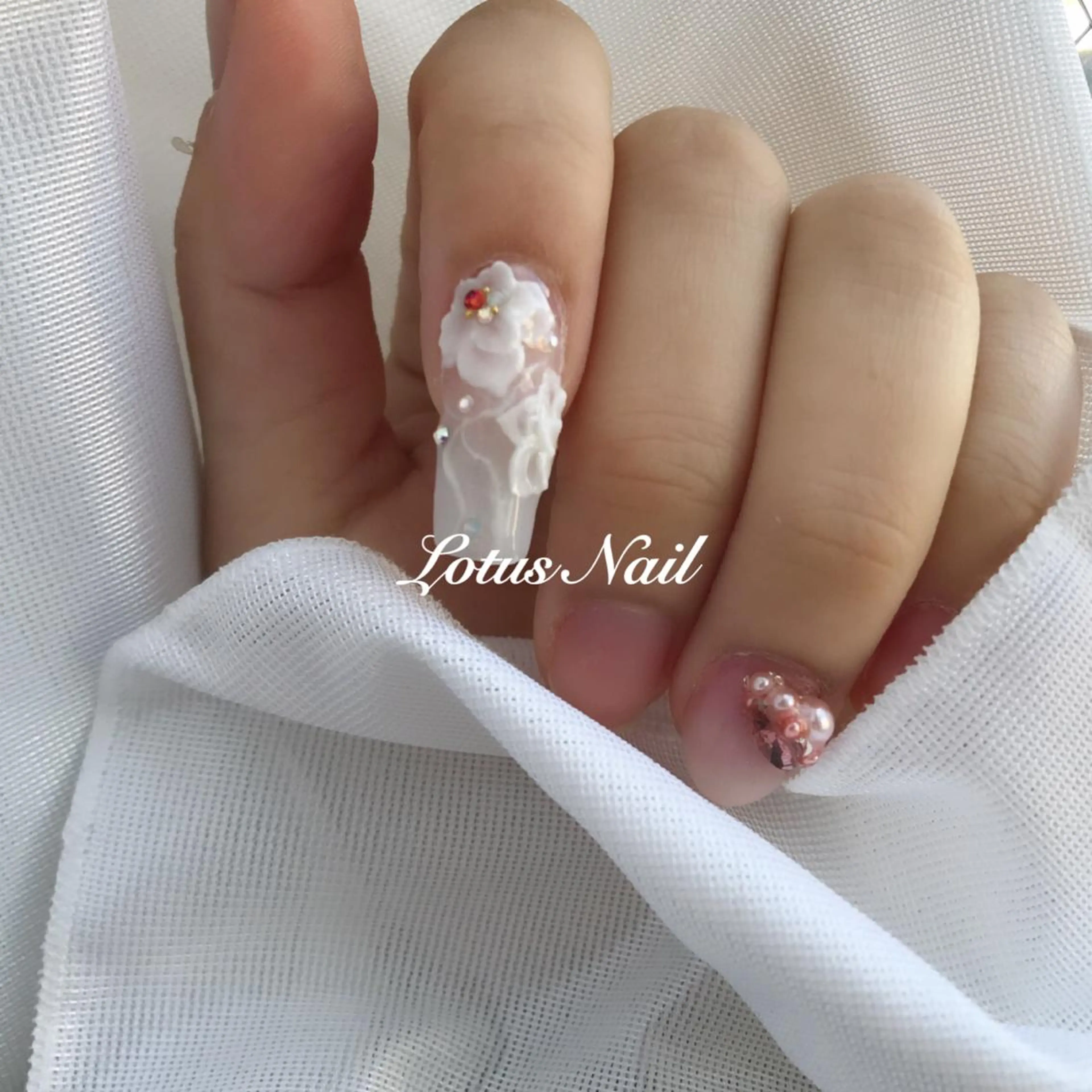 ネイル スカルプネイル Lotus Nailのネイルデザイン