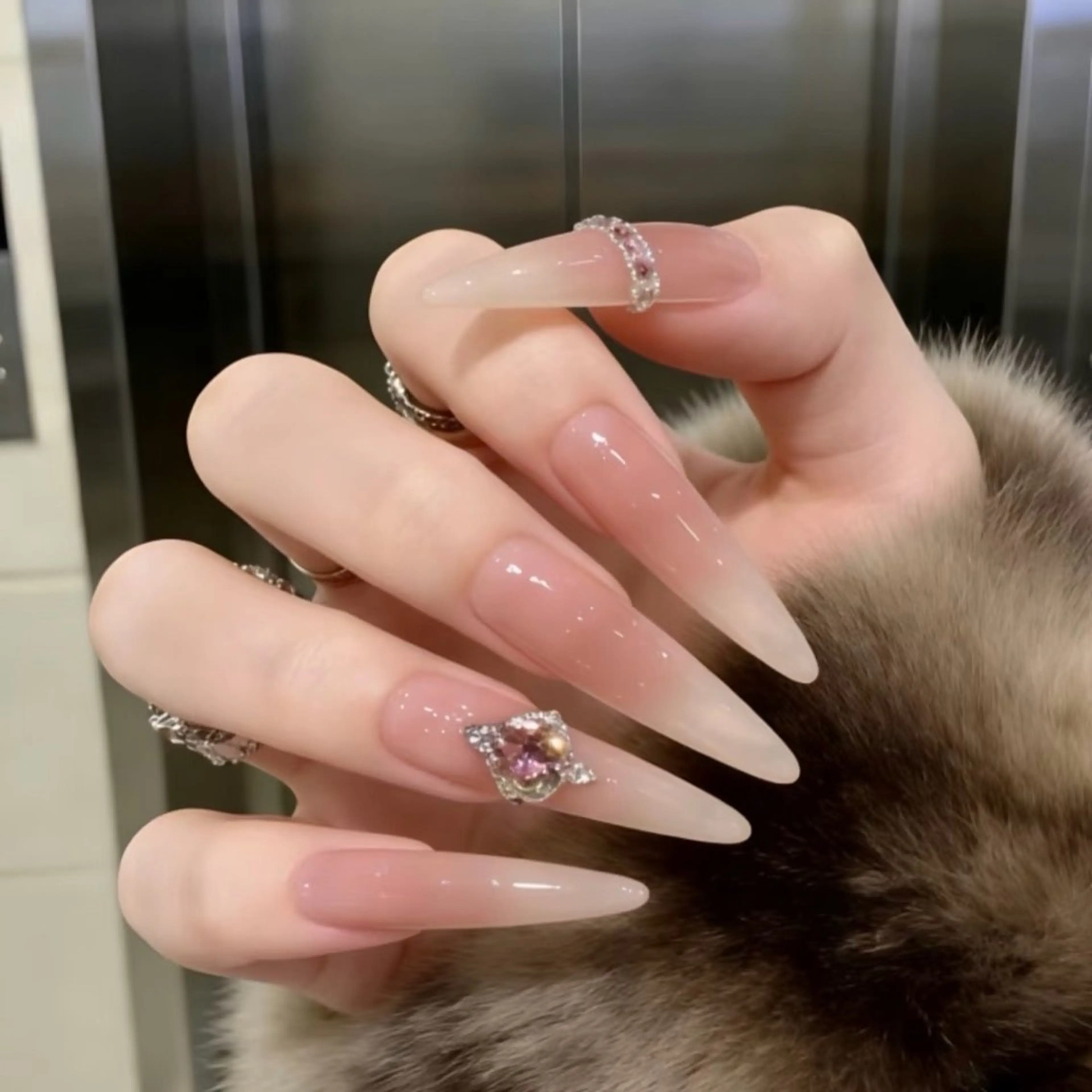 ネイル Mika Nails 心斎橋のネイルデザイン