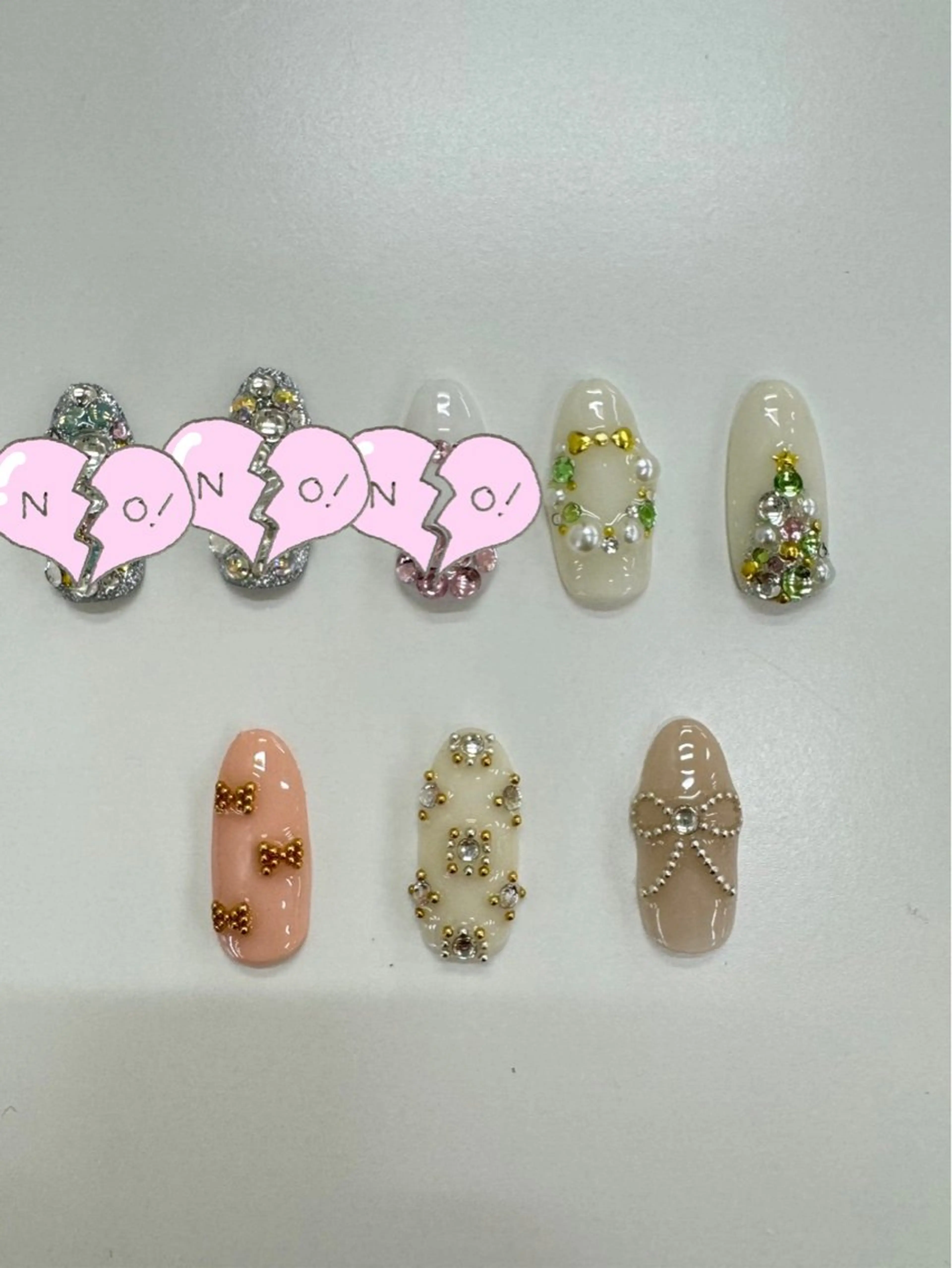 ネイル アートネイル ストーンネイル MAXKELLY TSUGUMIのネイルデザイン