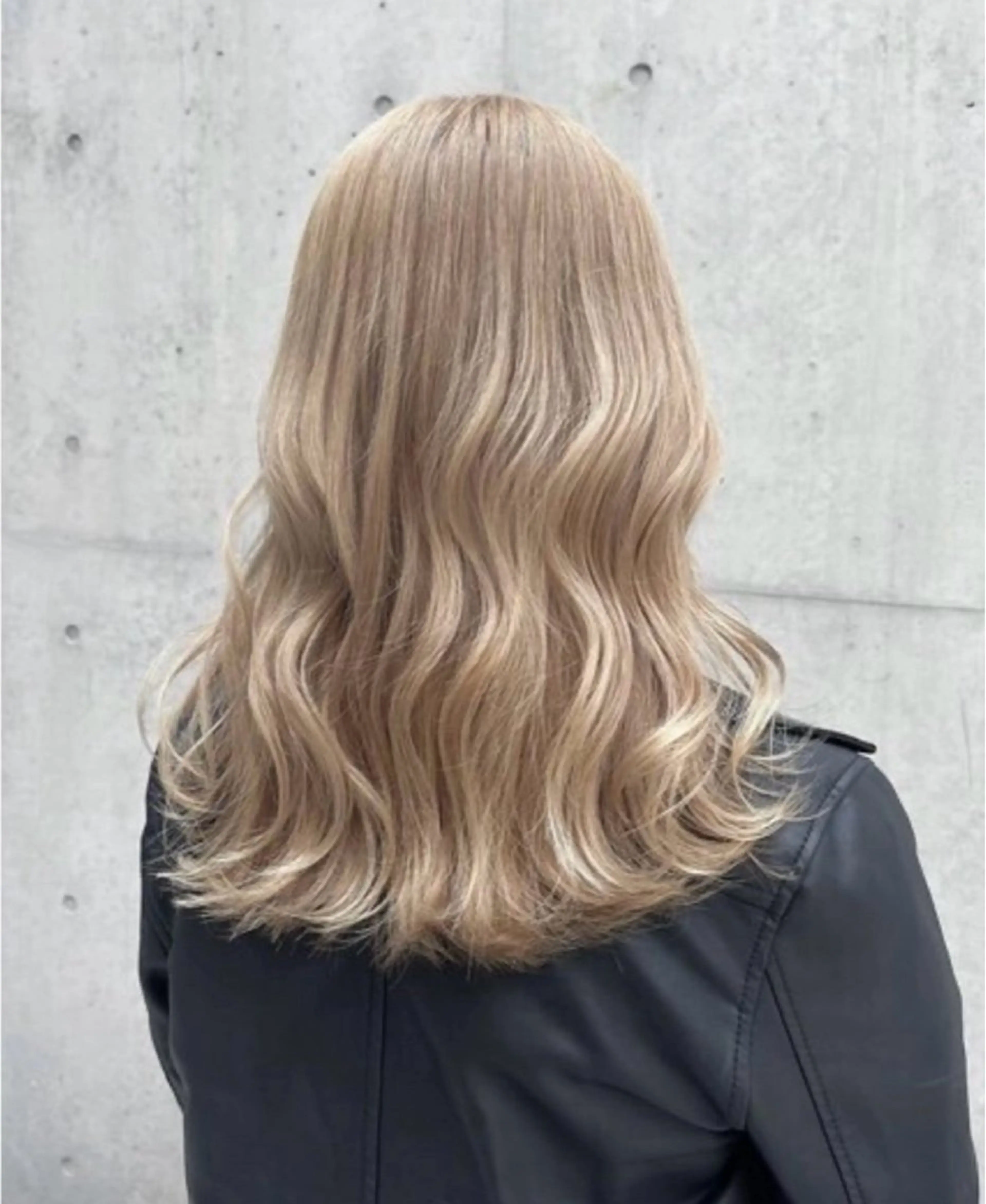 セミロング ヘアカラー トリートメント モテ艶🪄ベージュ カラー🧸RUKAのヘアスタイル