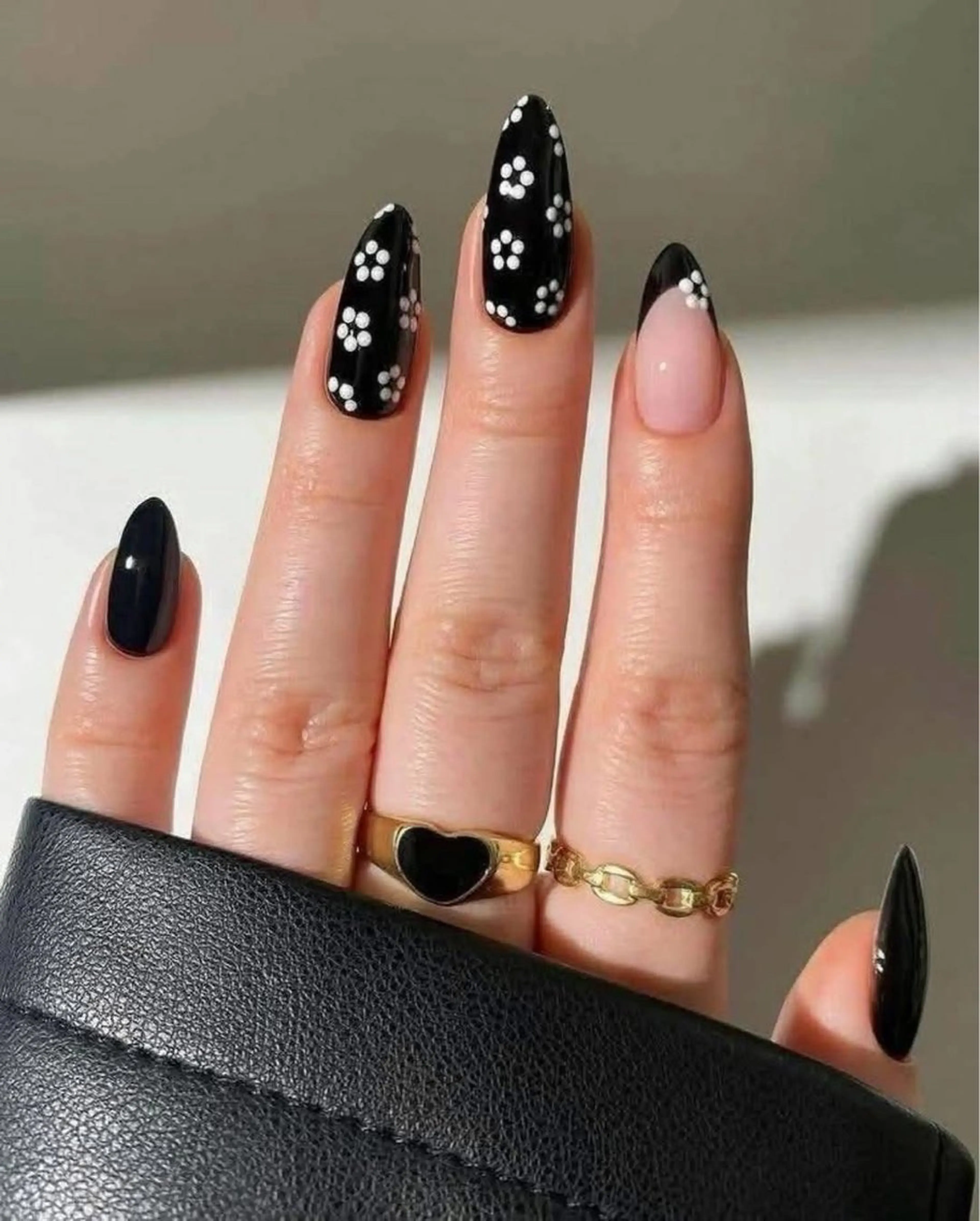ネイル アートネイル 長さ出し ジェルネイル マグネットネイル ニュアンスネイル ハンドネイル Cloudy Chan Nailのネイルデザイン