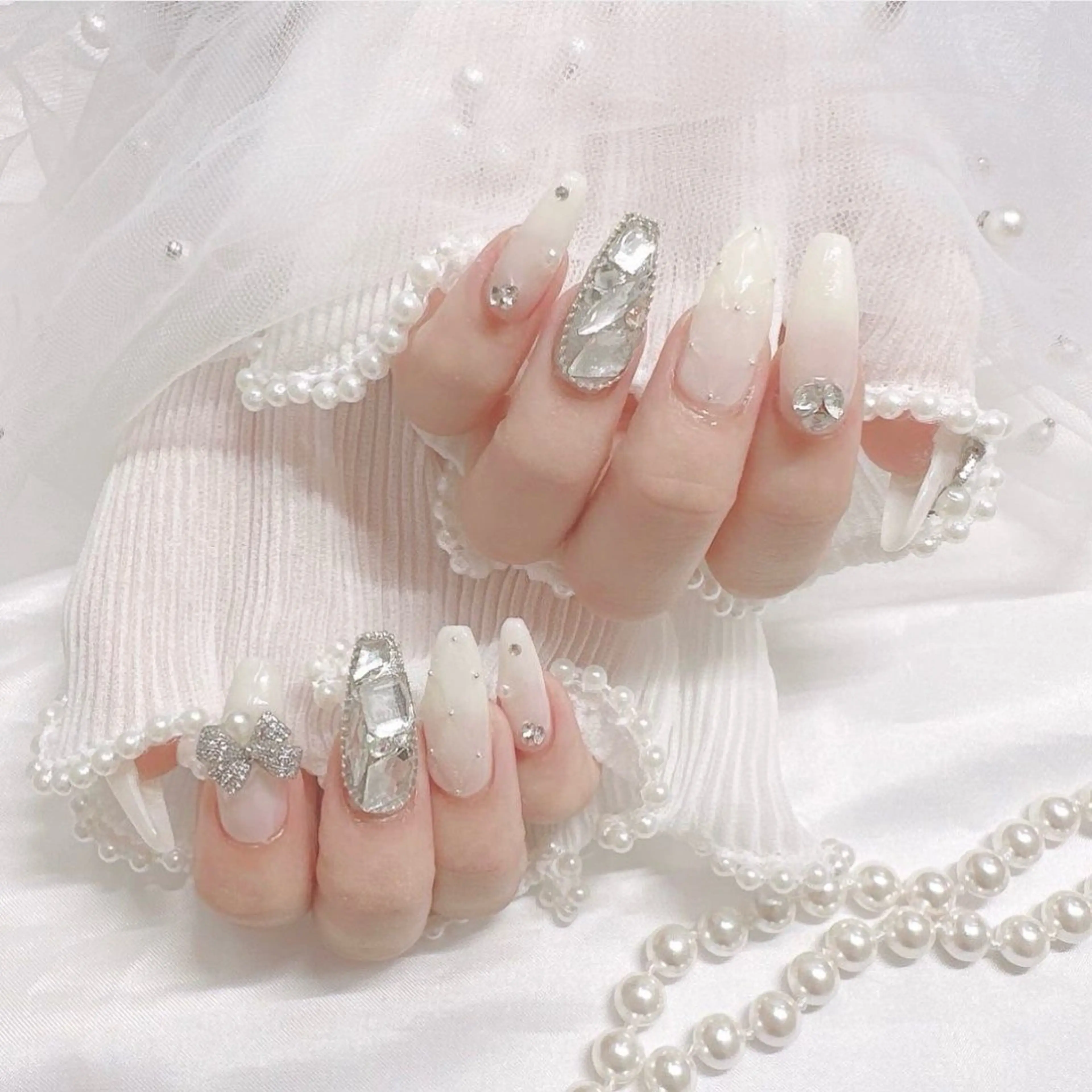 ネイル フレンチネイル ジェルネイル キラキラネイル 韓国ネイル マグネットネイル Julli NailStudioのネイルデザイン