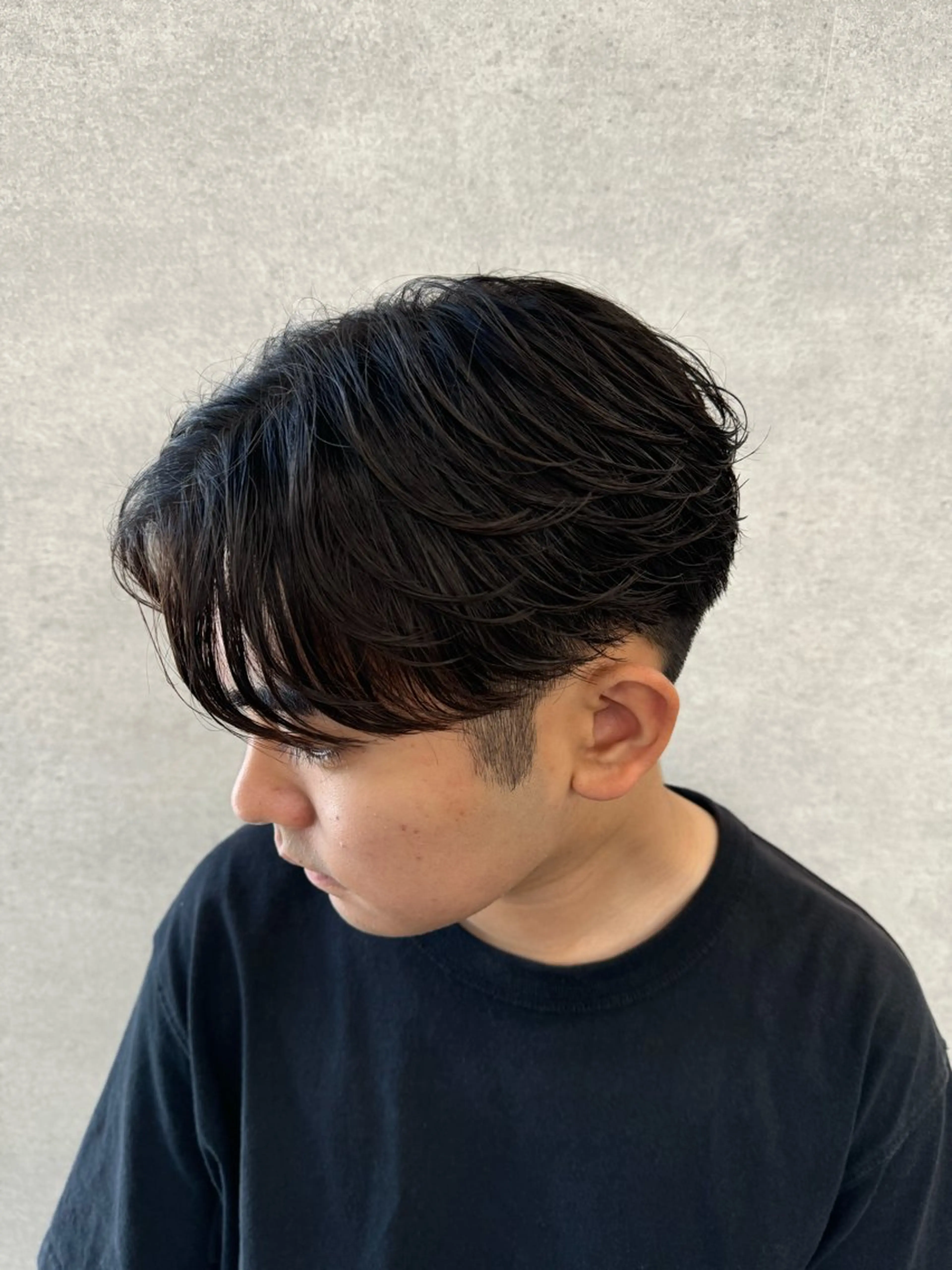 ショート カラー パーマ ヘアアレンジ メンズ センターパート メンズハイライト メンズメッシュ マッシュ メンズパーマ カット パーマ トリートメント ヘッドスパ ヘアセット 仕上がり満足度No. 1🔥BLUCK🔥のヘアスタイル