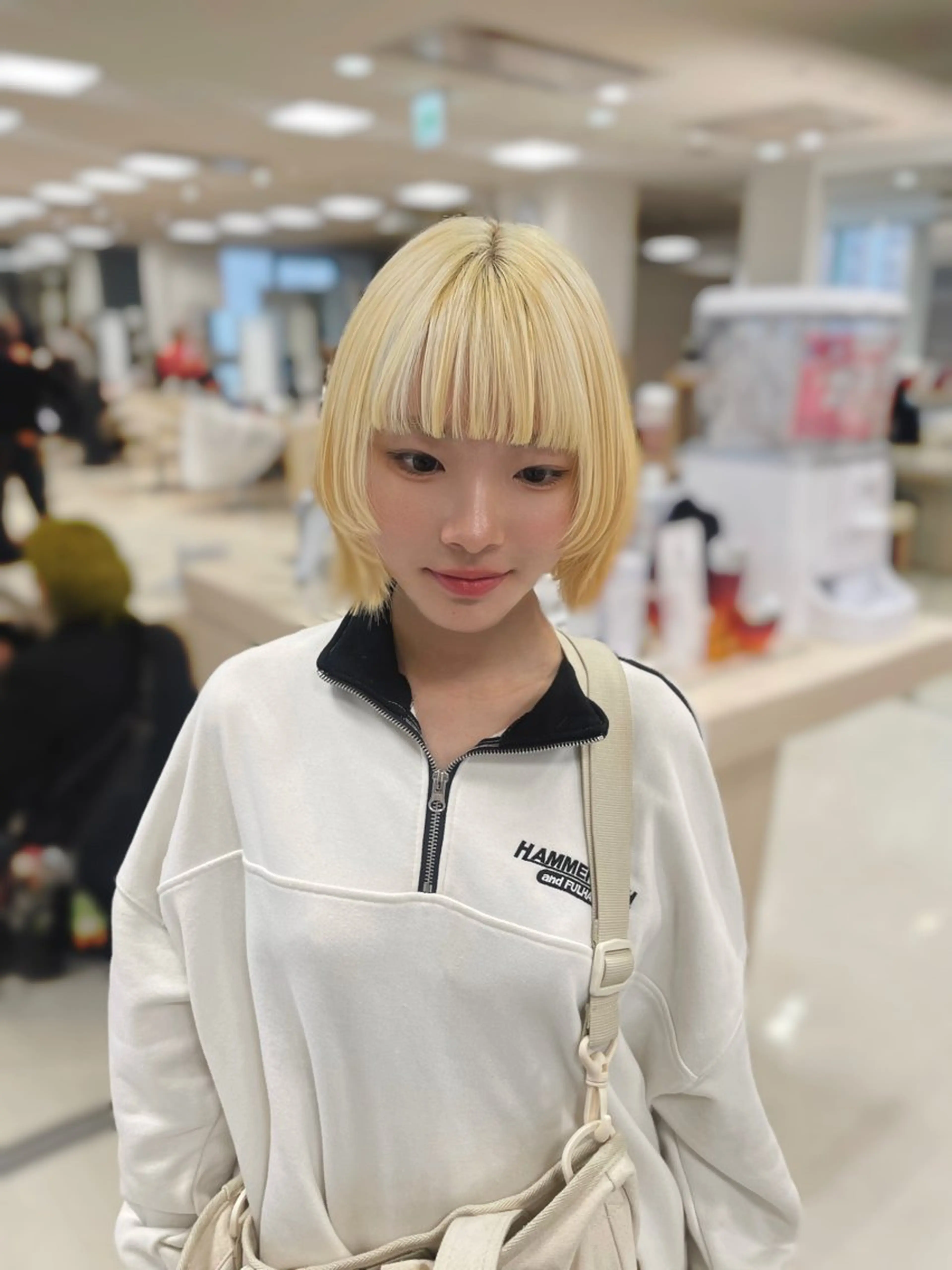 ショート カラー 透明感ベージュ🎀 レイヤー/AOのヘアスタイル