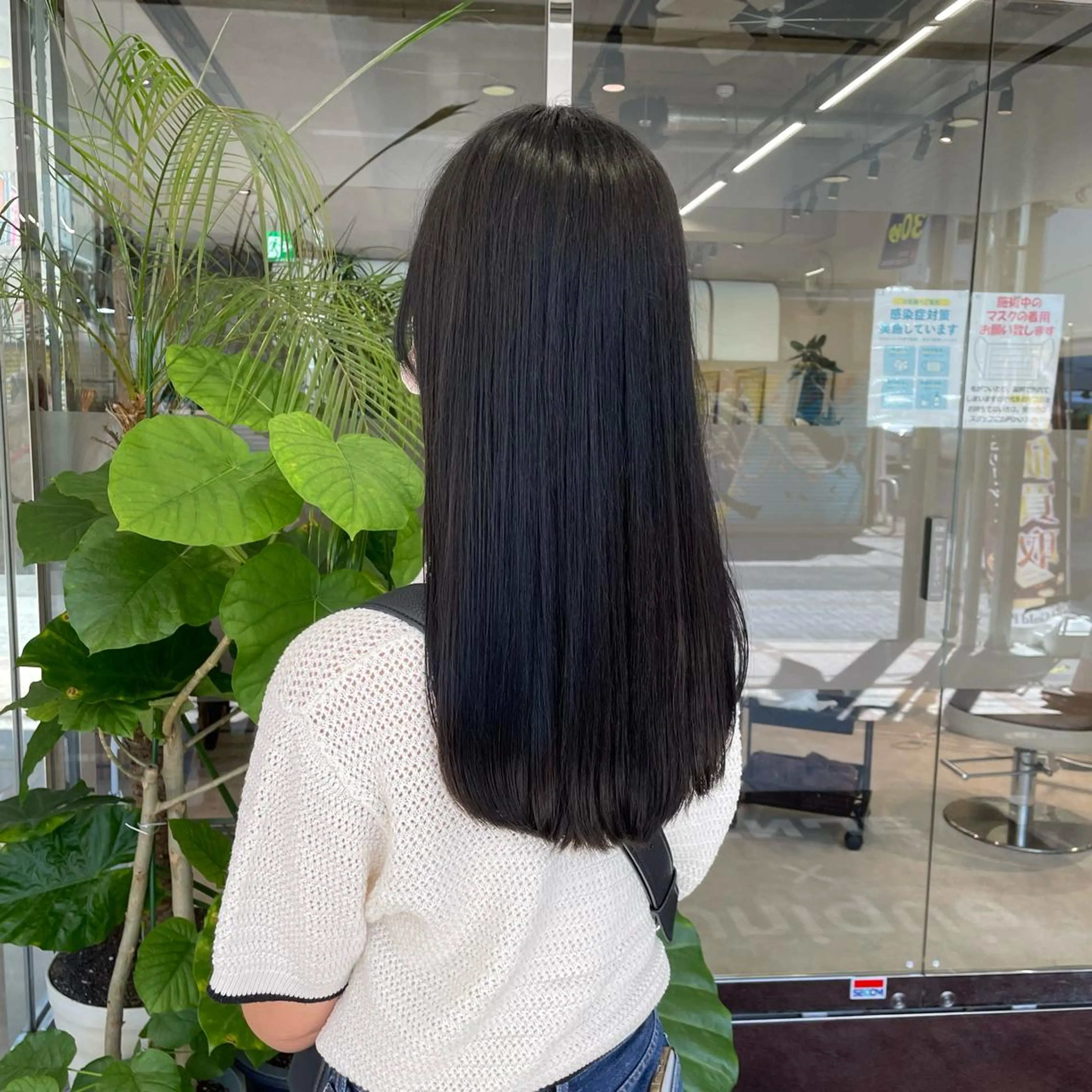 カラー 黒髪 ブルーカラー ブルーブラック ヘアカラー ピンクカラー🎀/ ミルクティー🍼花音のヘアスタイル