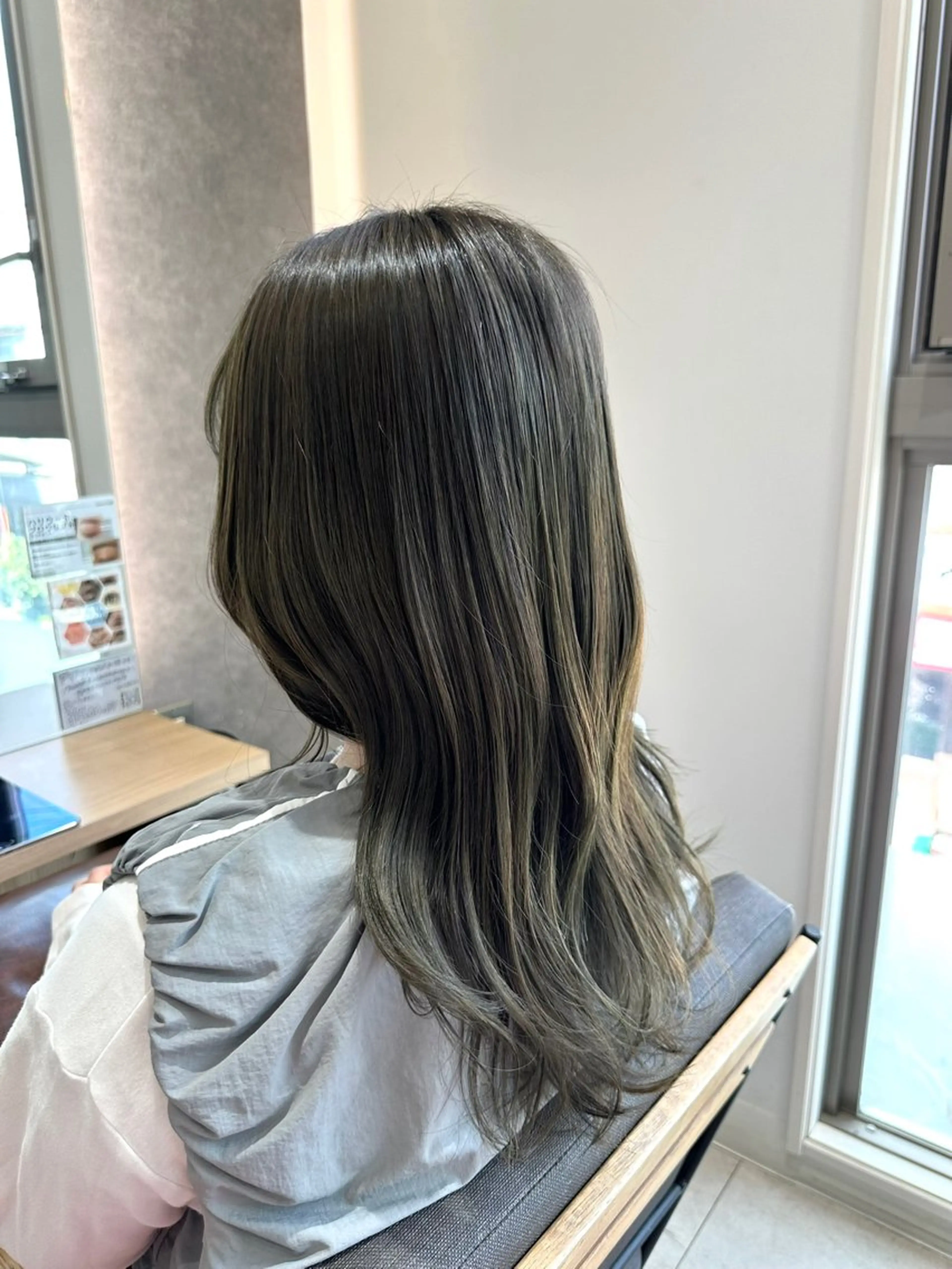 ミディアム カラー 🍜のばた 🍜のヘアスタイル