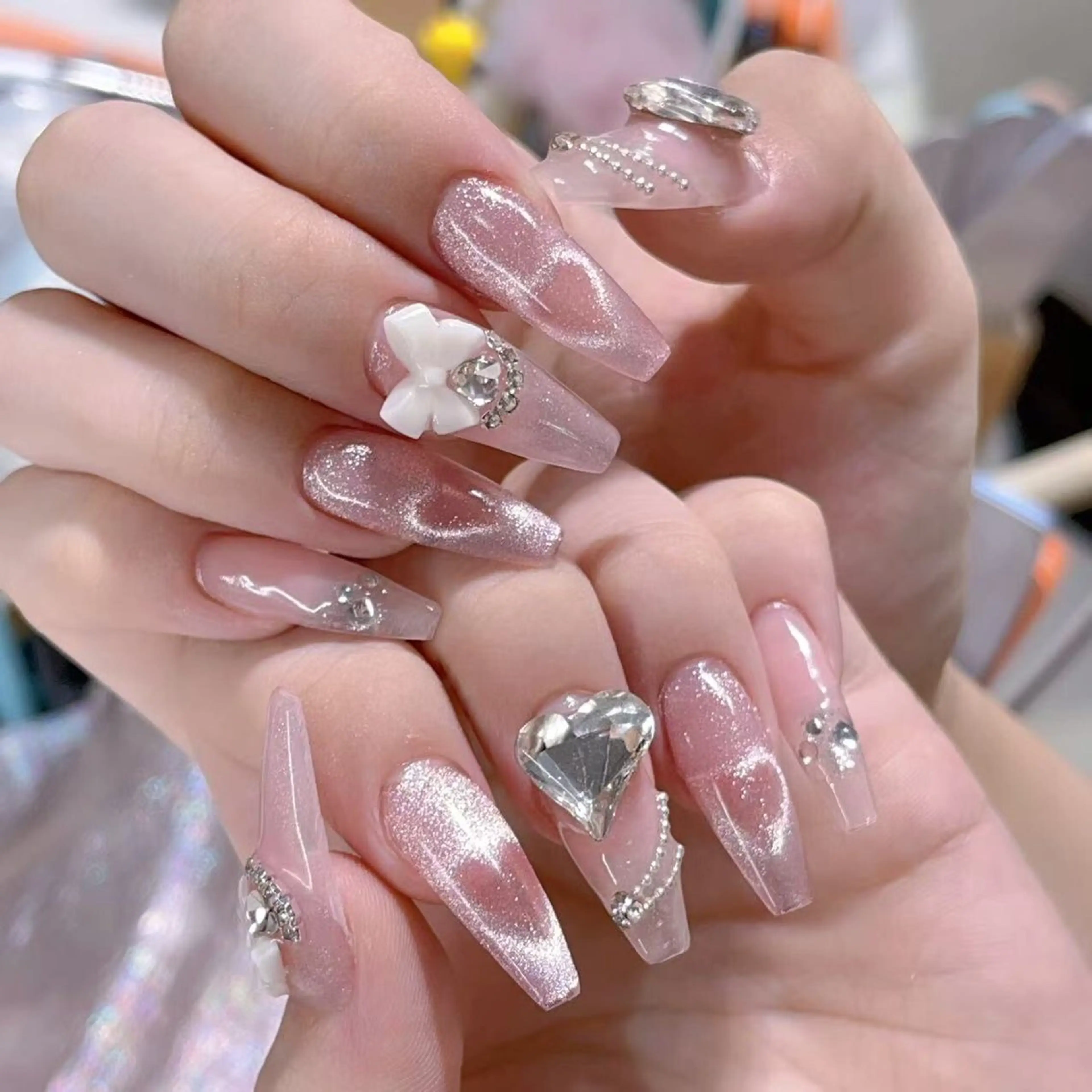 ネイル ハンドネイル Queens テイのネイルデザイン