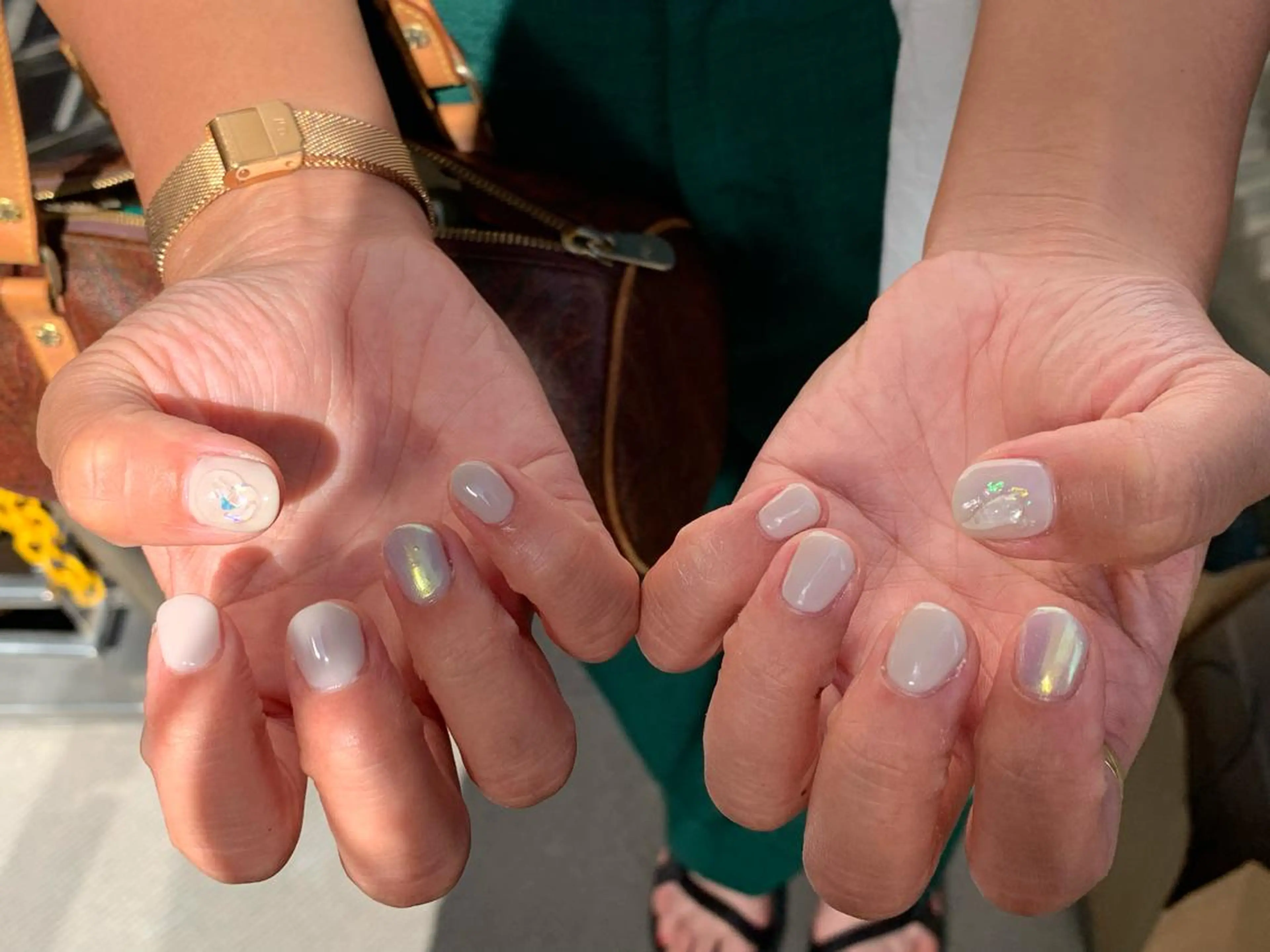 ネイル オーロラネイル ワンカラーネイル ぷっくりネイル マキノ ユイのネイルデザイン