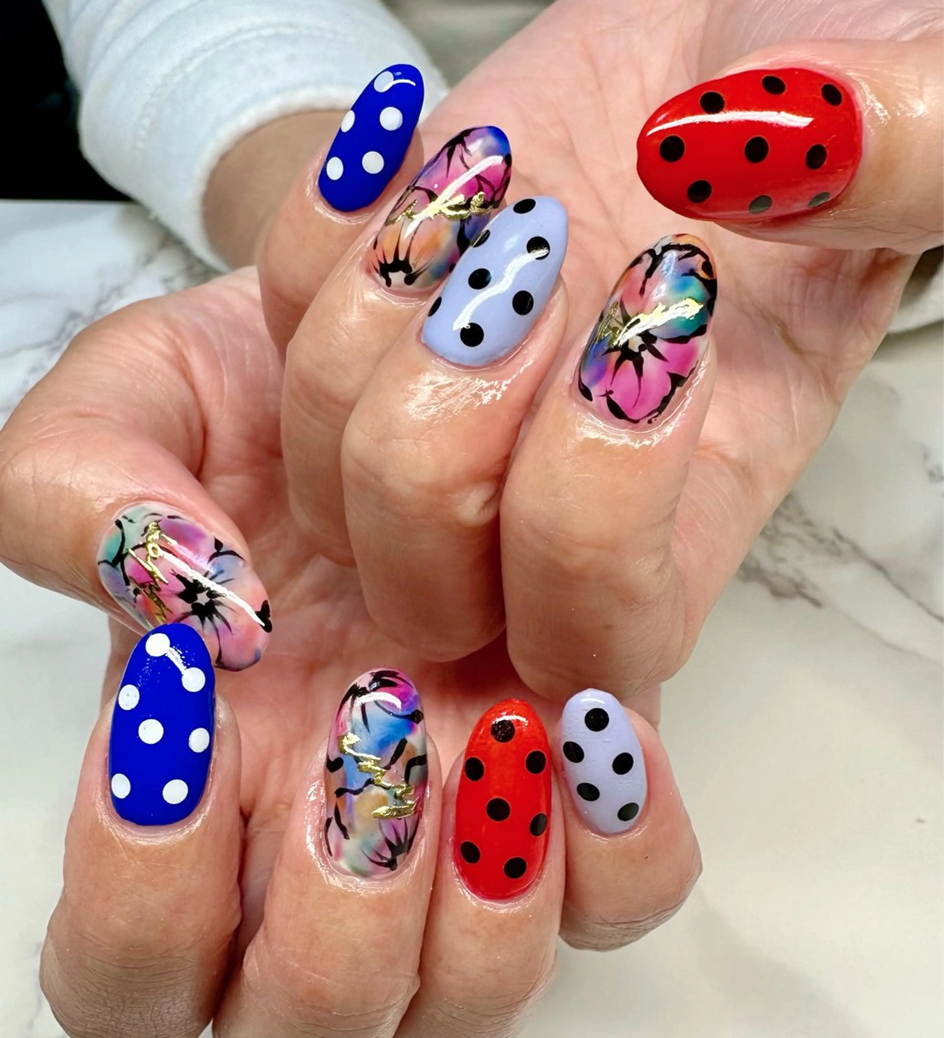 ネイル アニマル柄 フレンチネイル キラキラネイル マグネットネイル ミラーネイル M.N_ nailのネイルデザイン