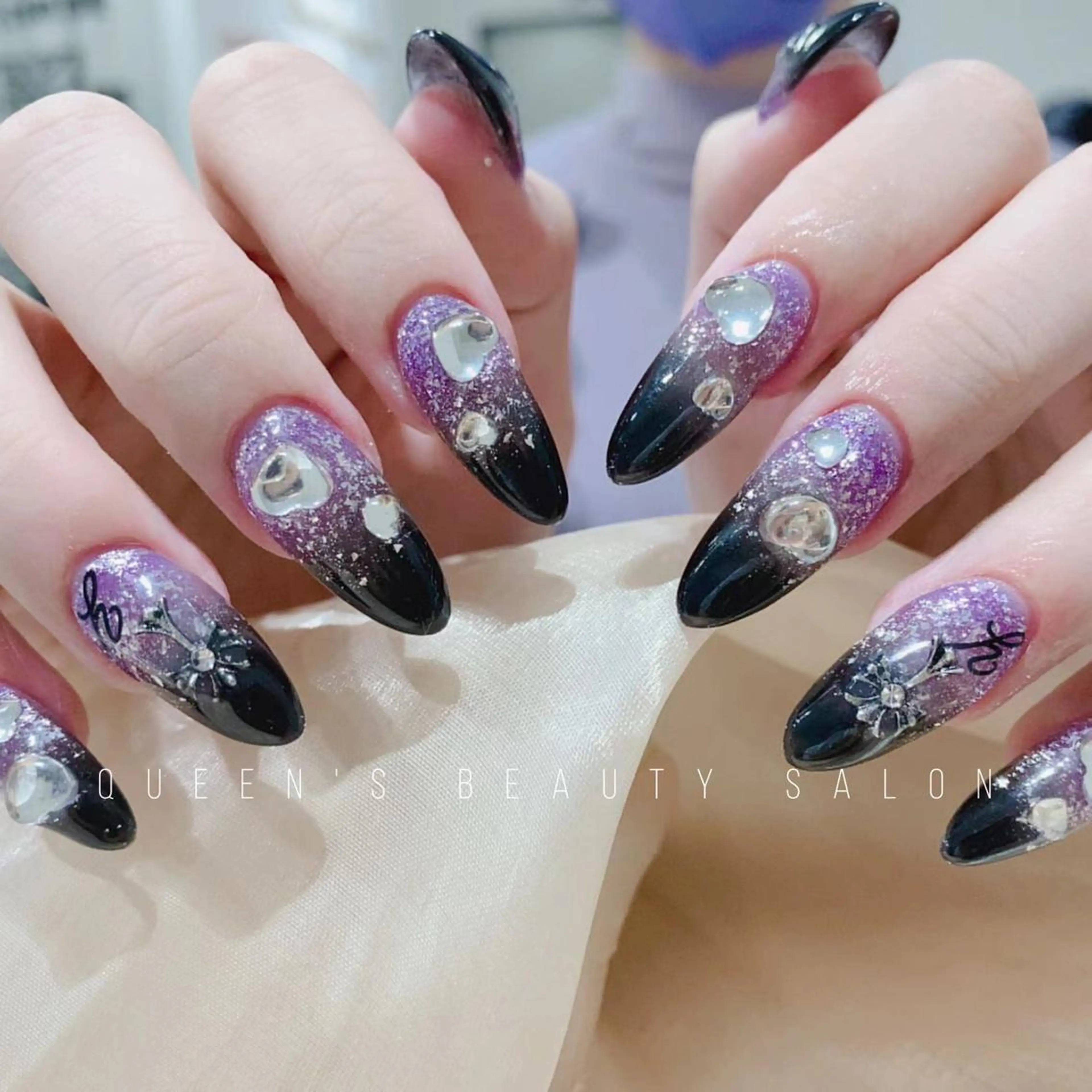 ネイル ハンドネイル Queens みなみのネイルデザイン