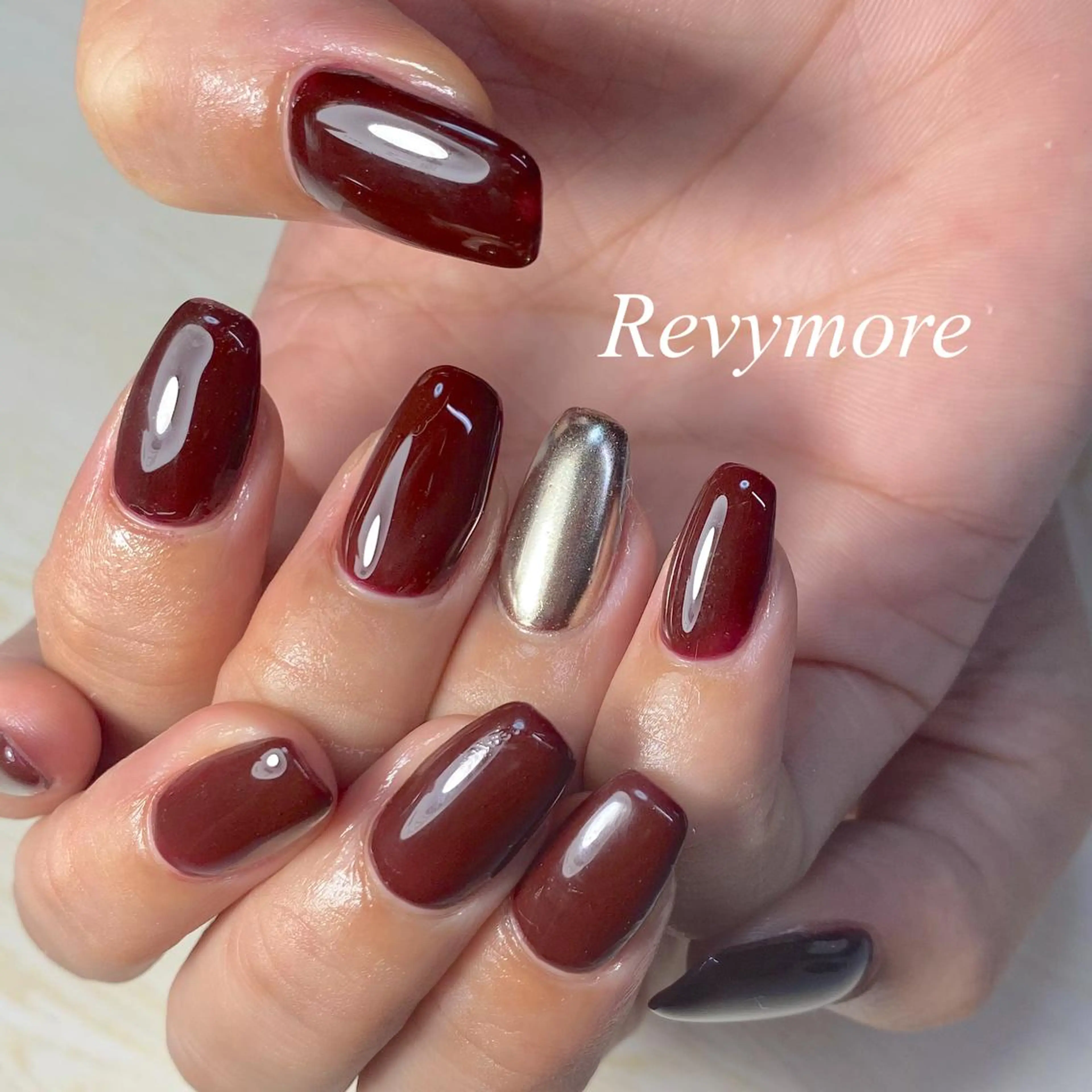 ミディアム ネイル アニマル柄 アートネイル べっ甲ネイル ボルドー ジェルネイル nail salon Revymoreのネイルデザイン