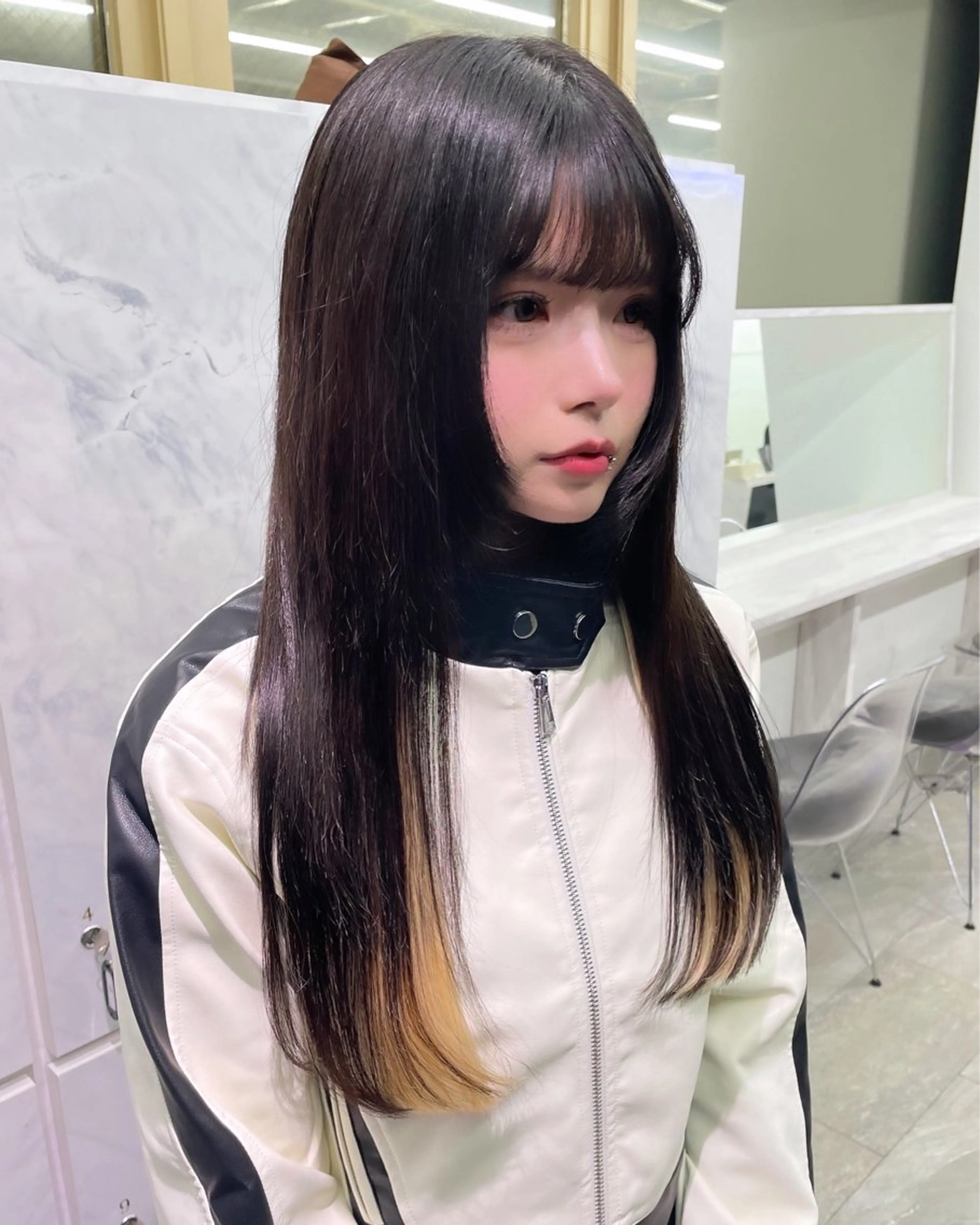 ロング カラー ヘアアレンジ プルエクステ 黒髪 ブロンド インナーカラー エクステ ヘアカラー エクステ 🎀プルエクステ みまひかる🎀のヘアスタイル