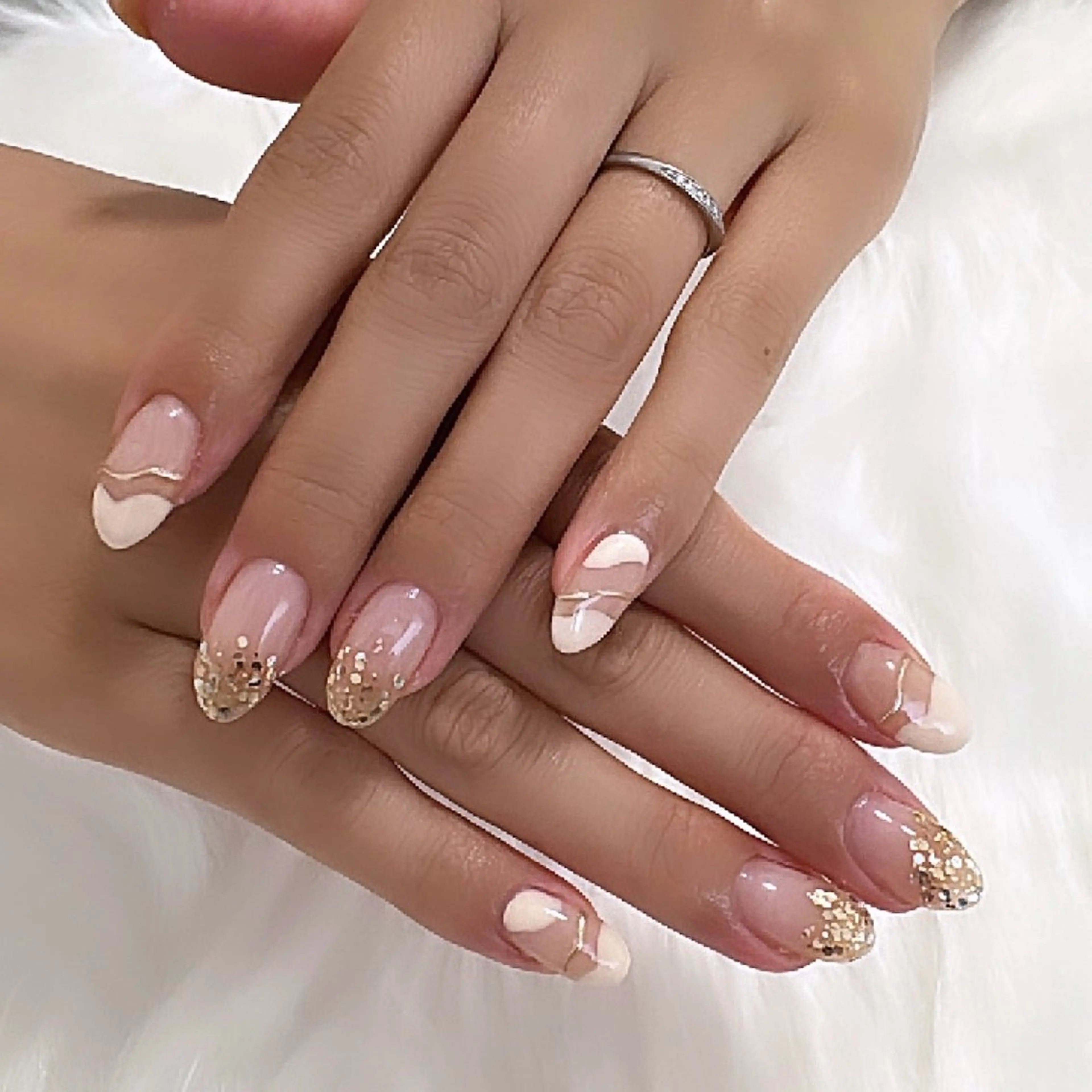 ネイル シュシュ 🎀 girly nailのネイルデザイン