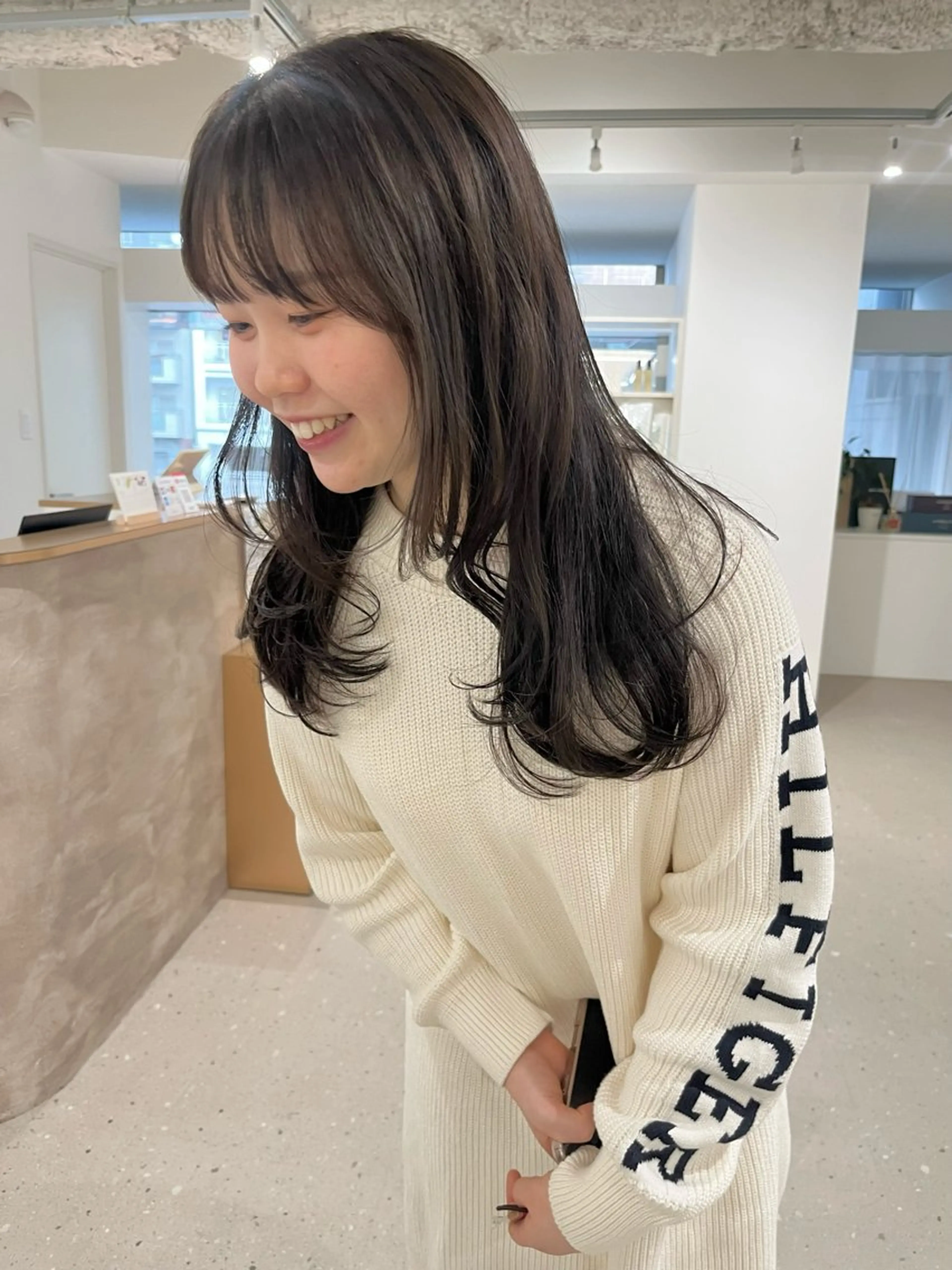 ロング ロングレイヤー レイヤーカット ロング 箱崎 凪沙のヘアスタイル