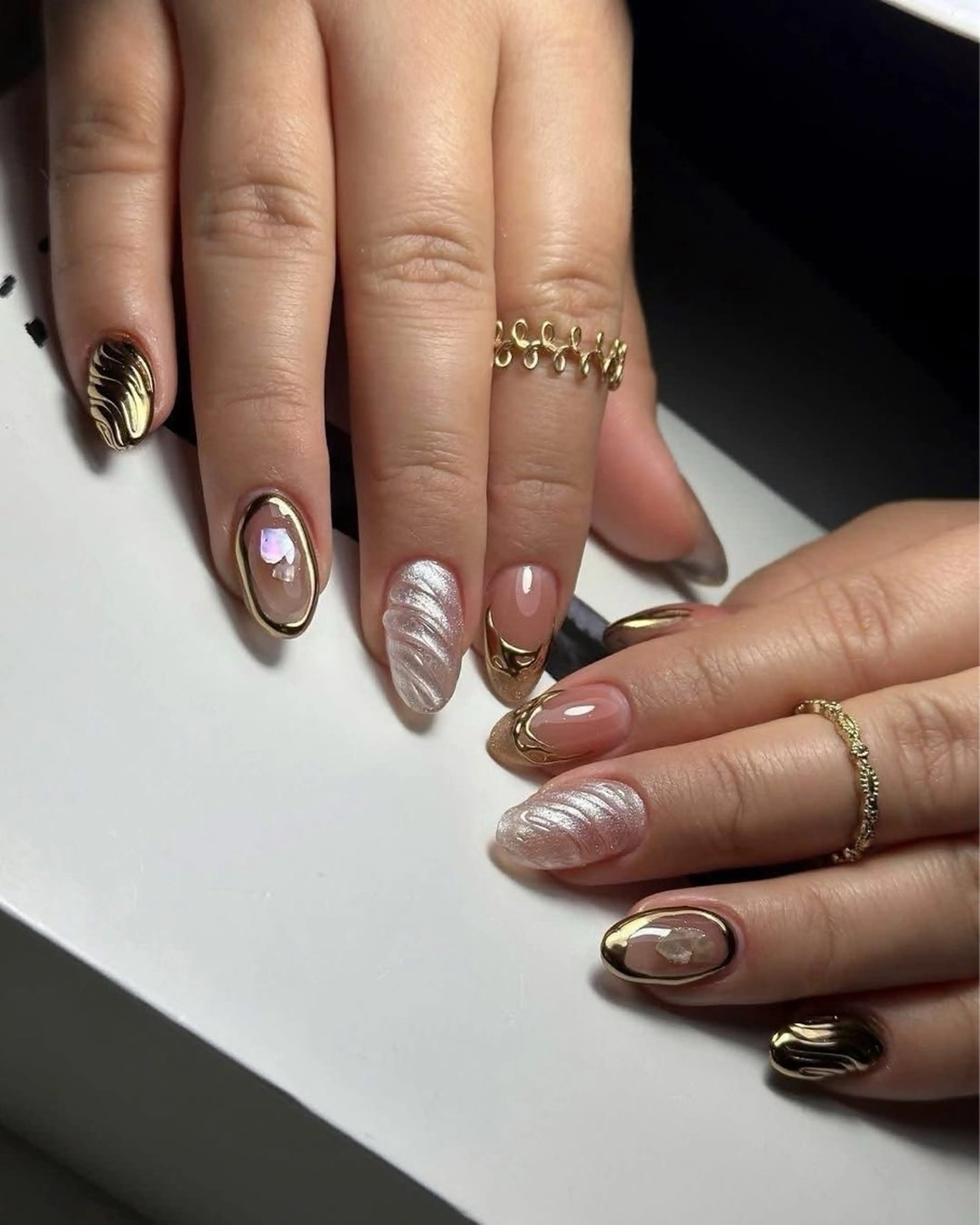 ネイル チークネイル フレンチネイル グラデーション 韓国ネイル マグネットネイル ハンドネイル JIN 168 新大久保のネイルデザイン