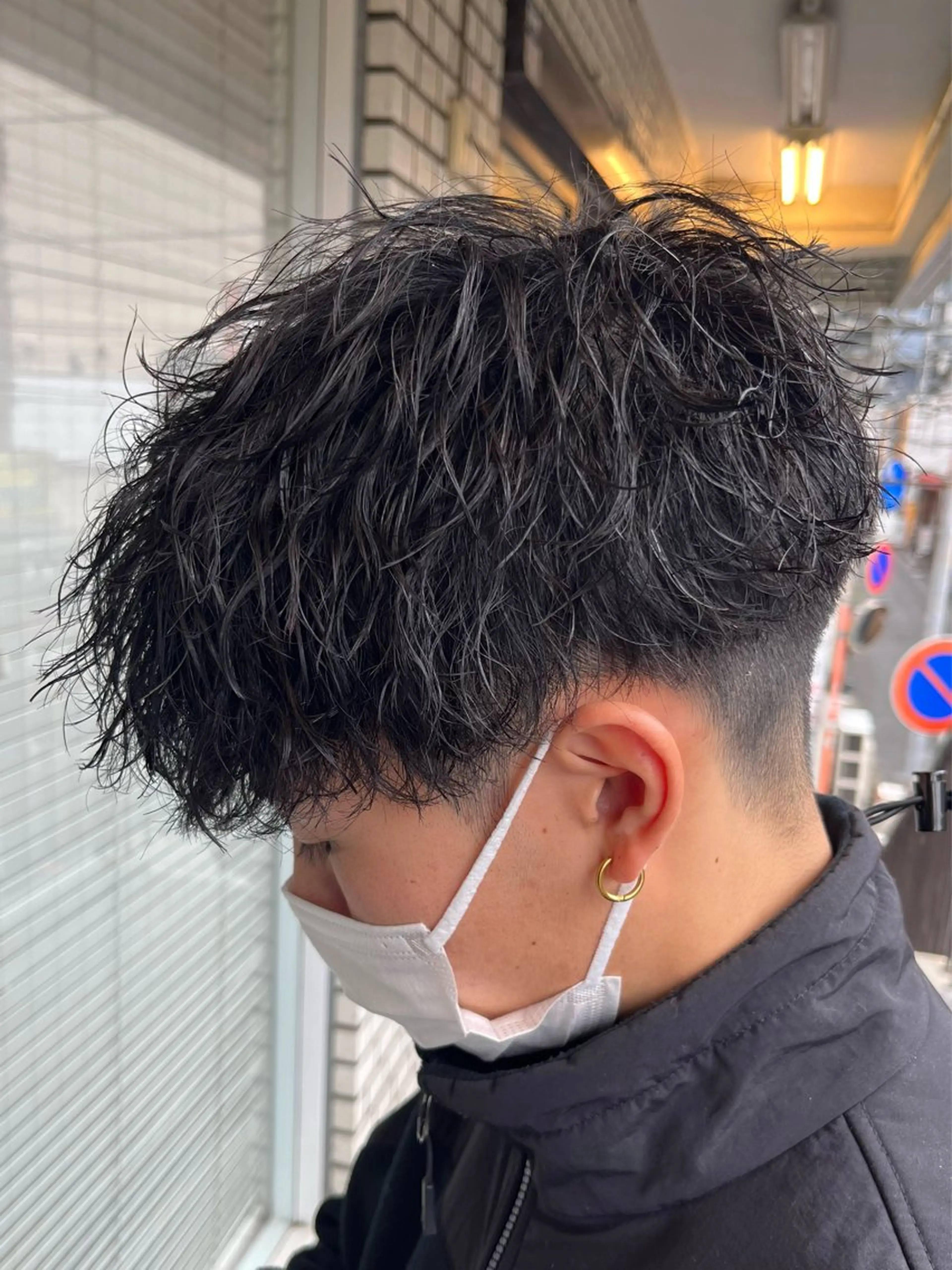 ショート パーマ メンズ メンズパーマ 波巻きパーマ ショートヘア カット トリートメント 【店長】メンズ職人 短髪　ハイトーン🔥のヘアスタイル