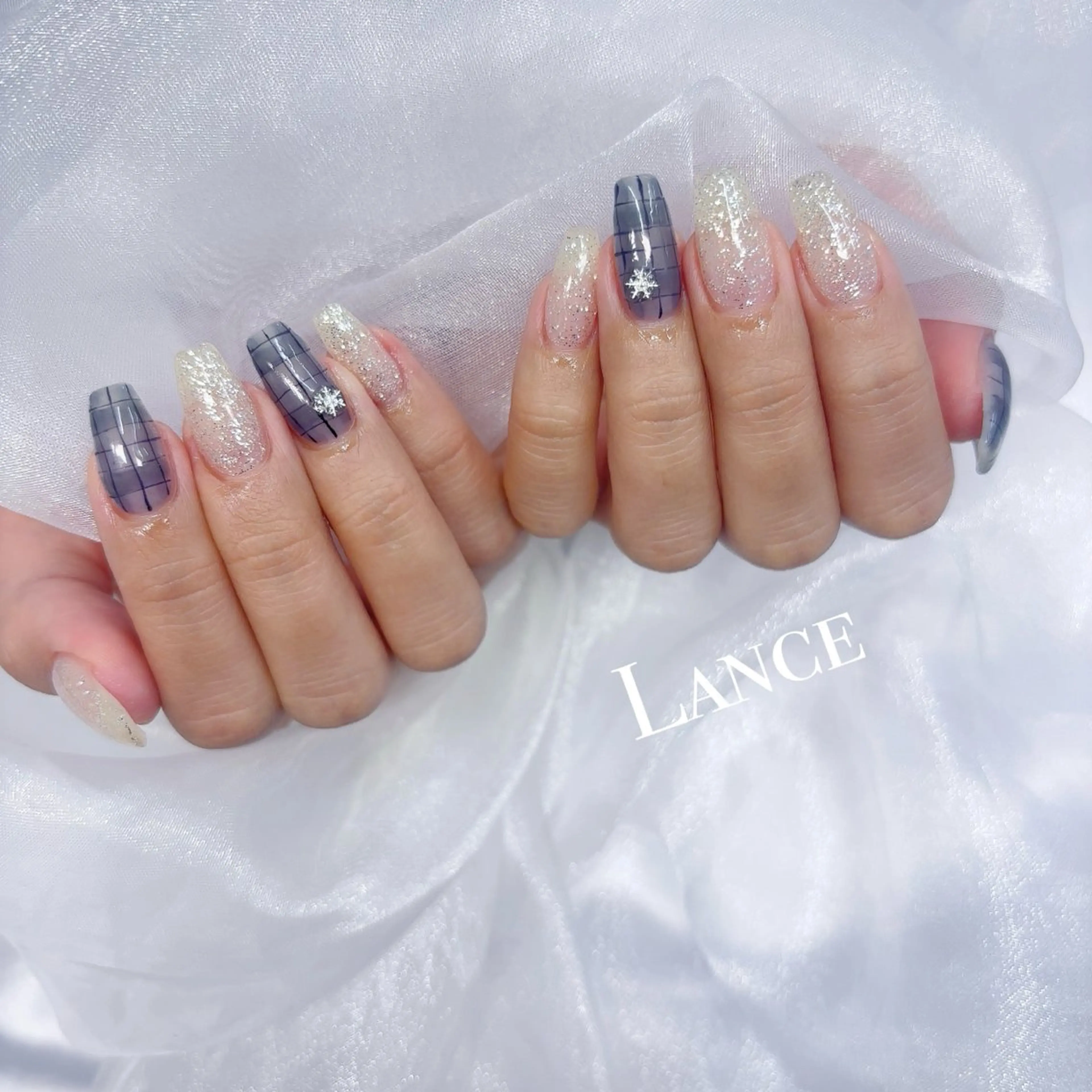 ネイル オーロラネイル フットネイル フレンチネイル ガラスフレンチ 氷ネイル・うるうるネイル ハンドネイル Lance nailのネイルデザイン