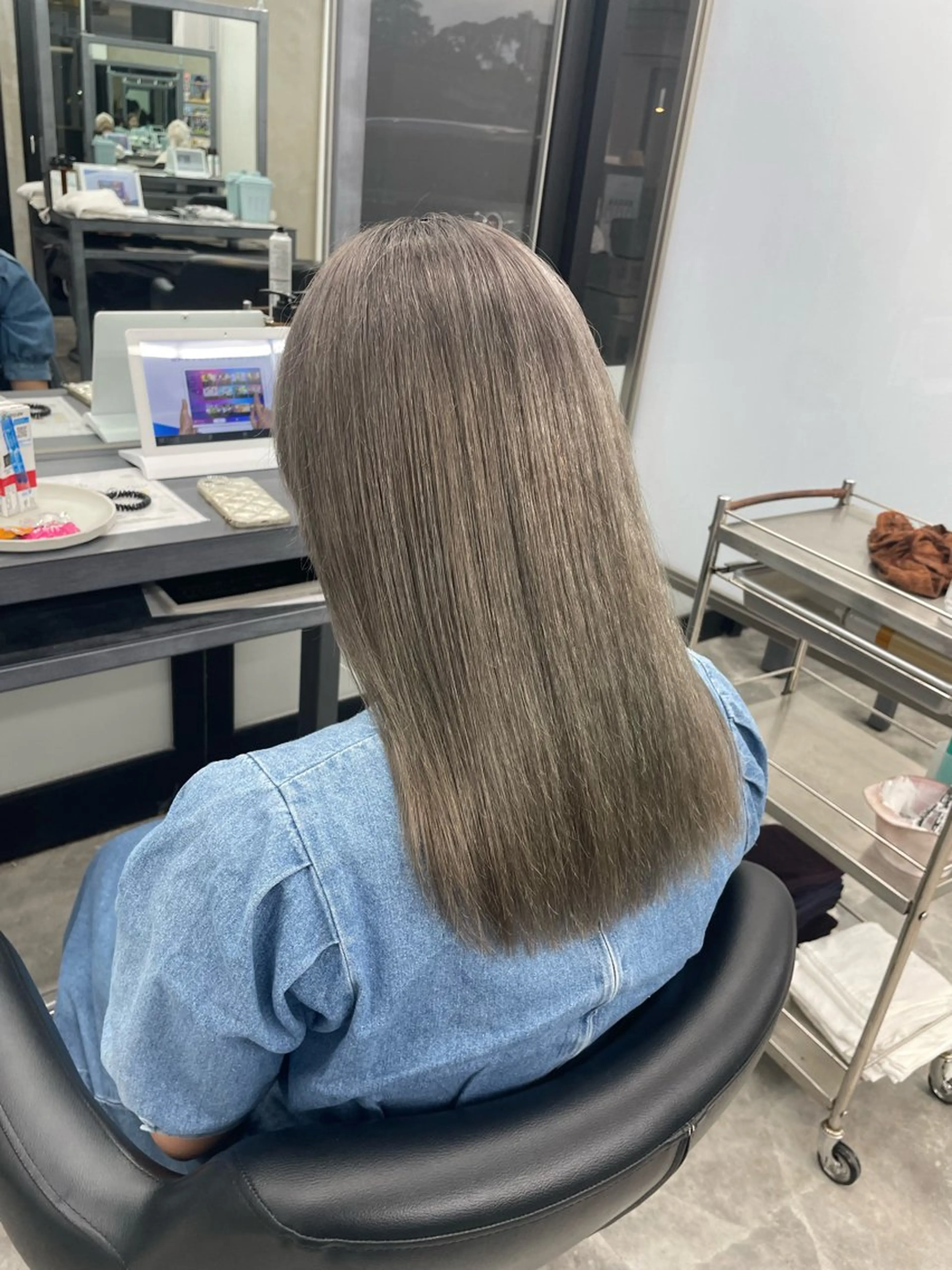 ミディアム ヘアカラー 🧋ミルクティーカラ ー🧋特化小林拓登のヘアスタイル