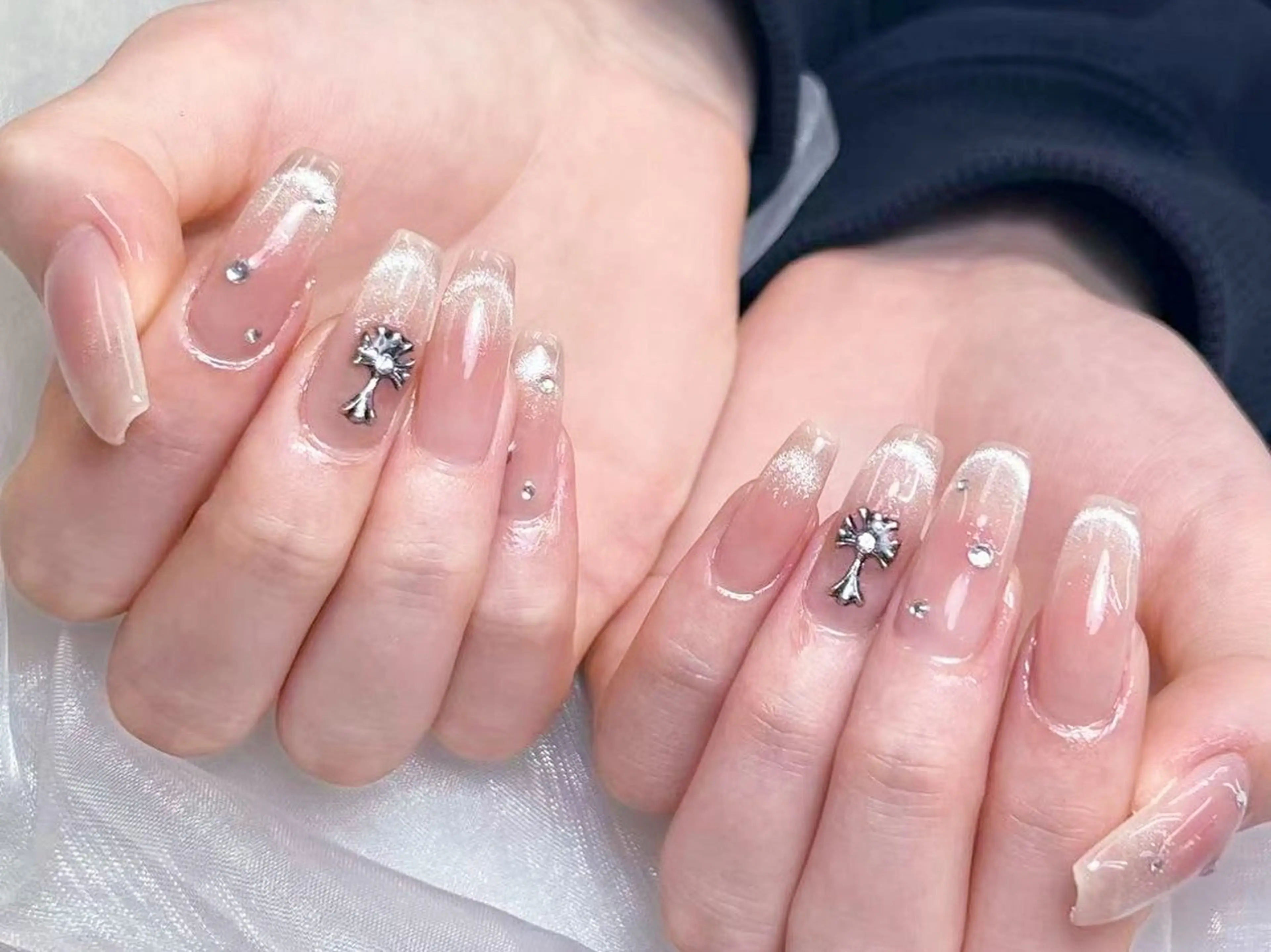 メンズ ネイル メンズ韓国風 アートネイル フレンチネイル ジェルネイル キラキラネイル ハンドネイル Bloom スカルプ専門店のネイルデザイン