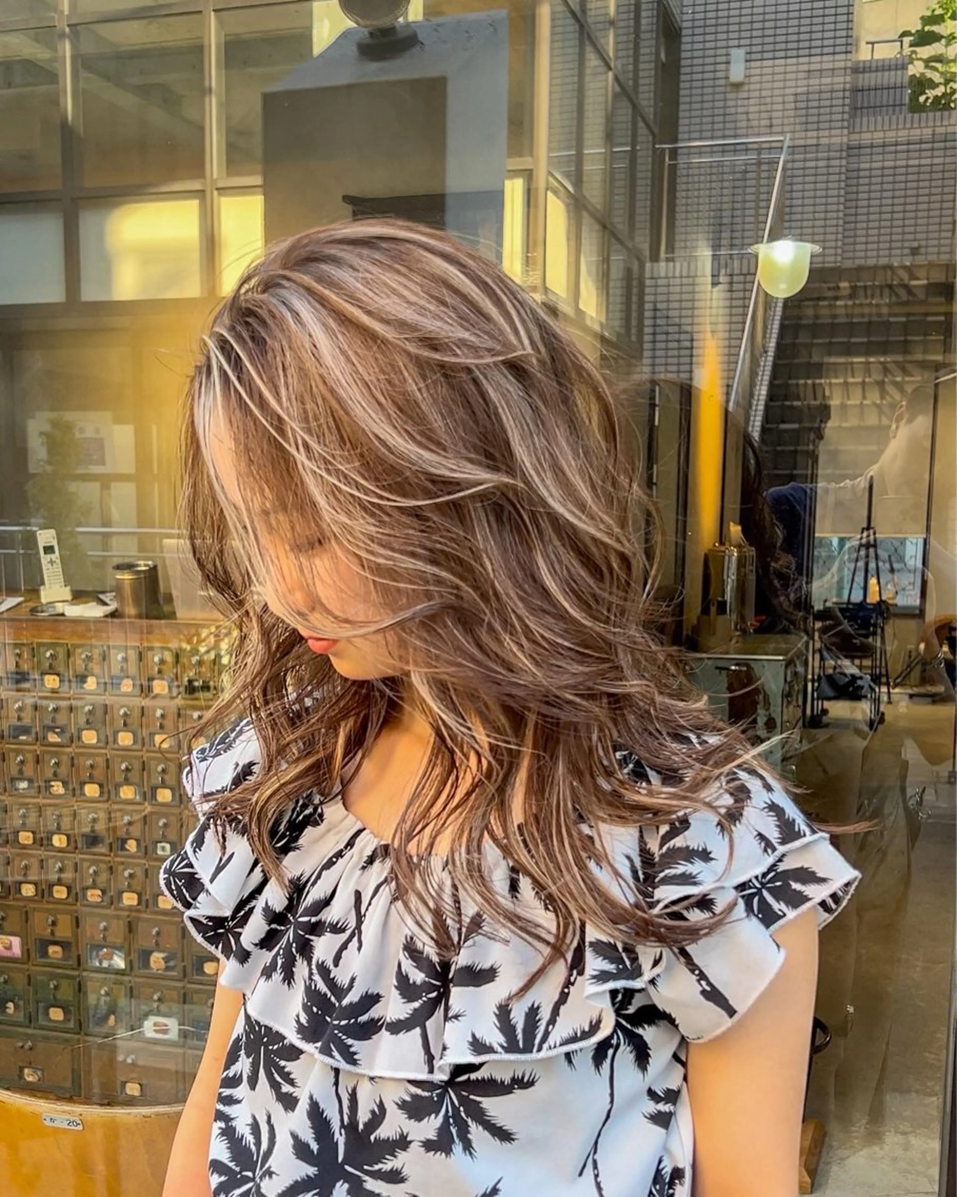 セミロング カラー カット ヘアカラー トリートメント 海外デザイン🇺🇸 石渡諒太のヘアスタイル