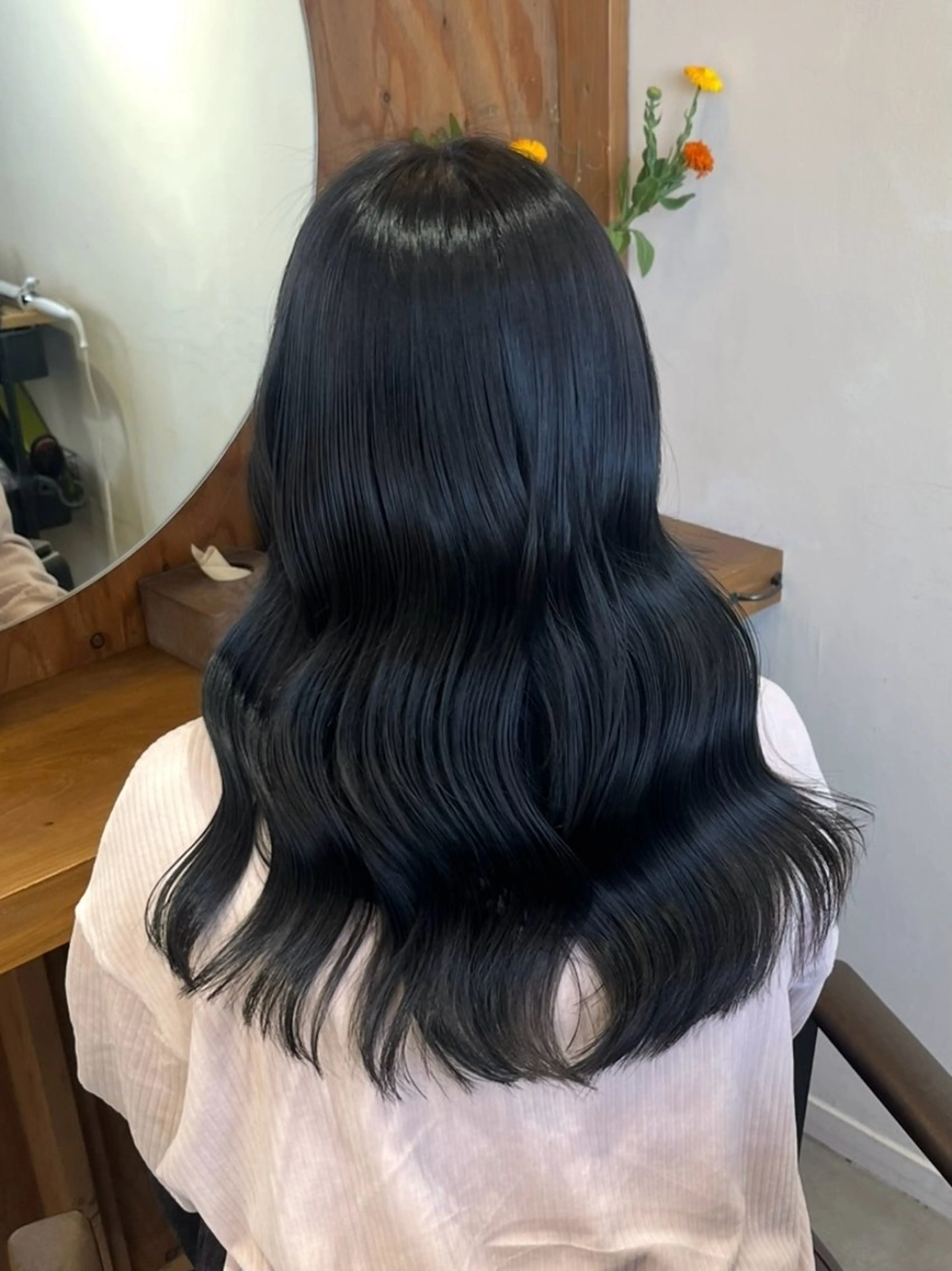 セミロング カット ヘアカラー トリートメント 塩川ももこ/ 自然な縮毛矯正のヘアスタイル