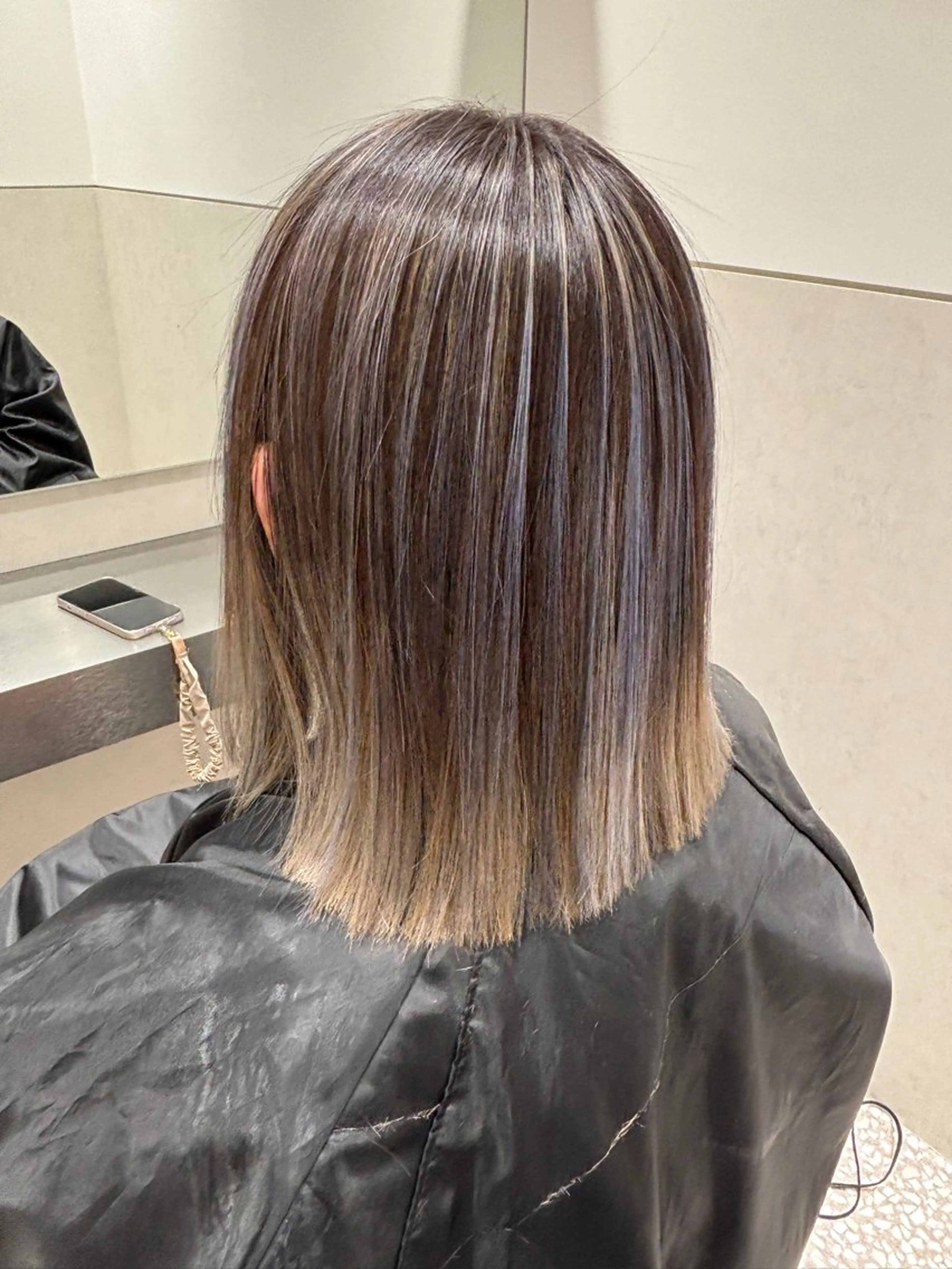 ミディアム ハイライト レイヤーカット ヘアカラー トリートメント kazufumi ..のヘアスタイル