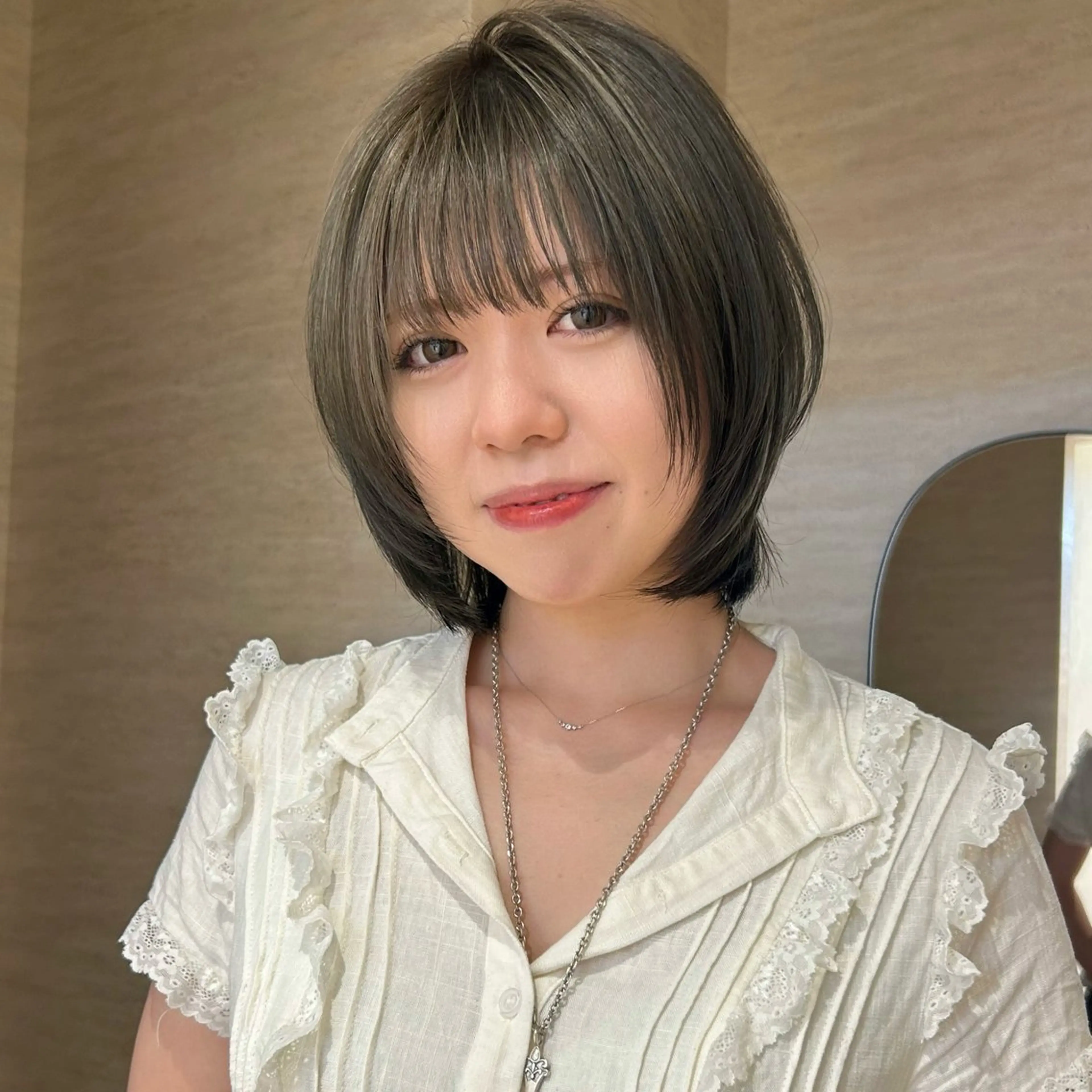 ショート カラー ヘアカラー トリートメント 💙ルル💙 ハイトーン/レイヤーのヘアスタイル