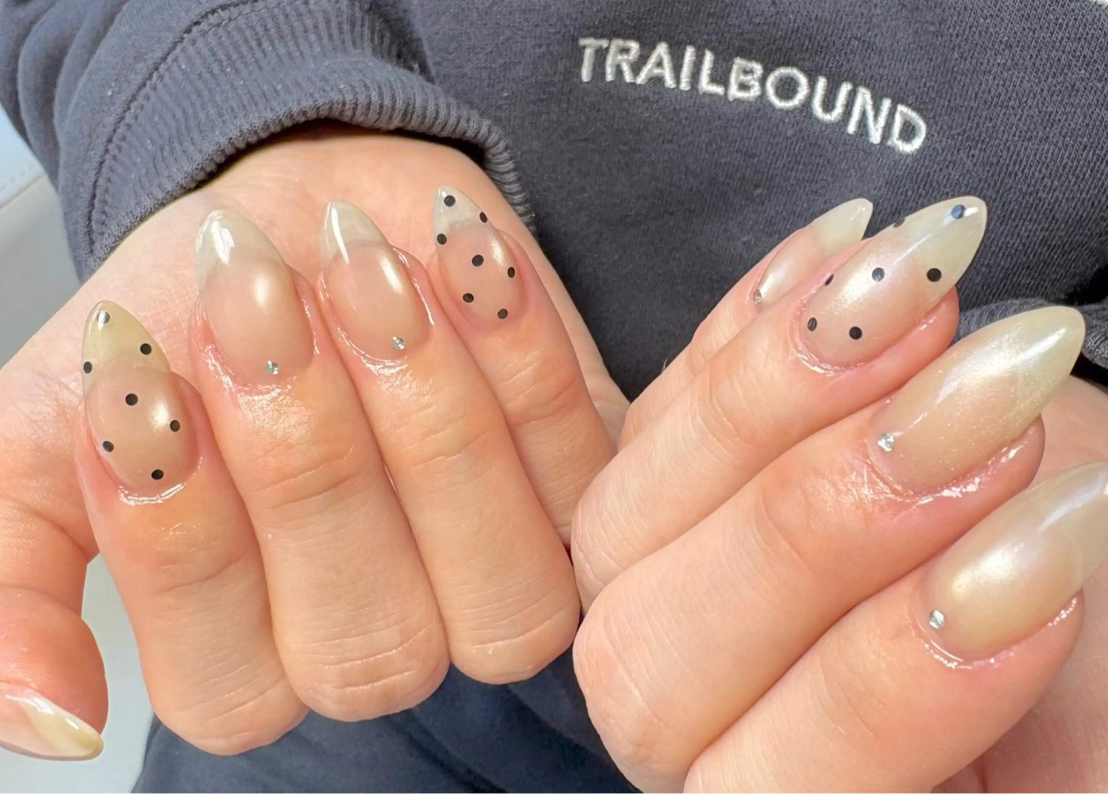 ネイル ドット マグネットネイル オフィスネイル シンプルネイル ハンドネイル Nail Salon noiのネイルデザイン