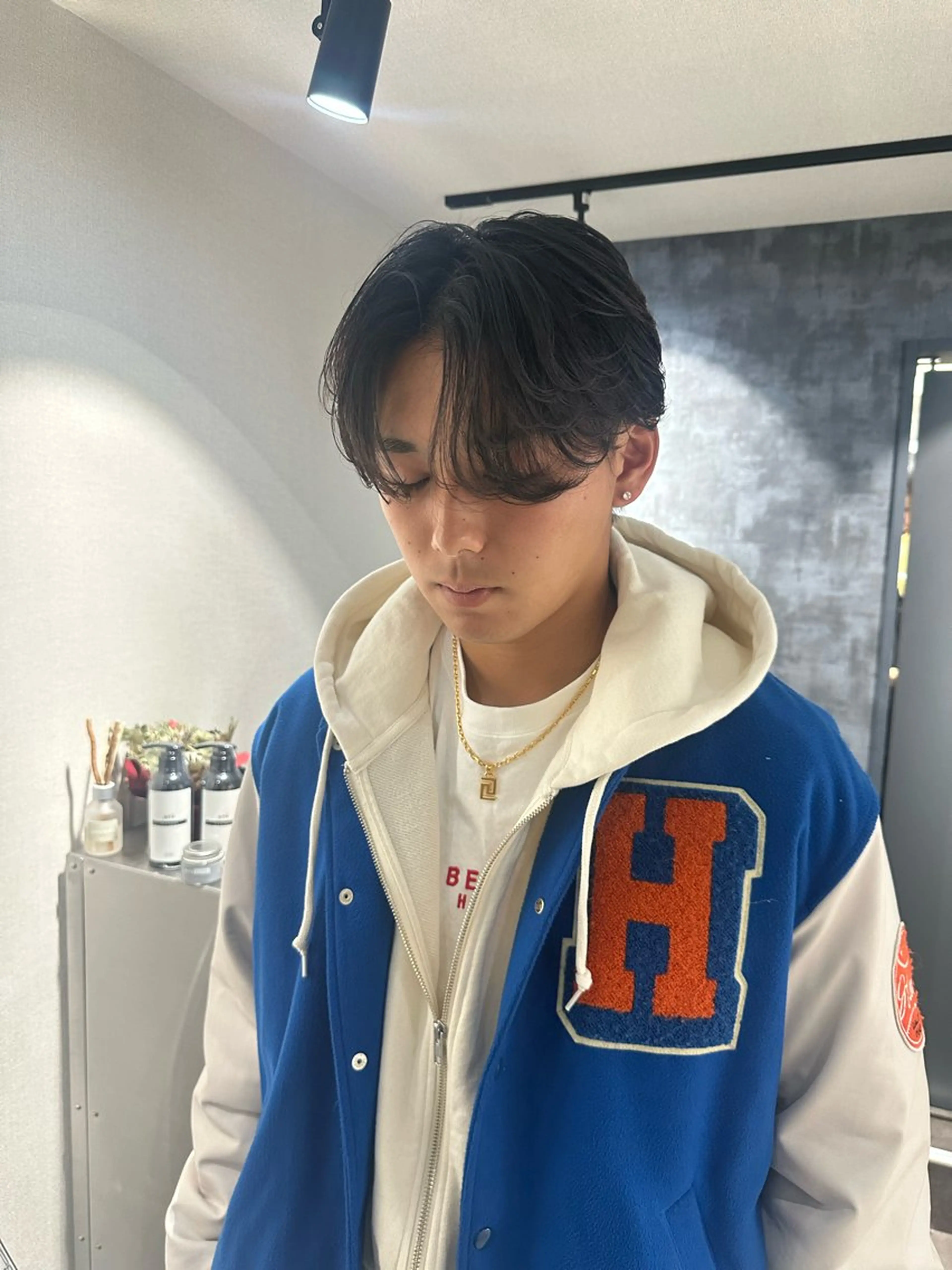 ミディアム パーマ メンズ ミディアムパーマ センターパート メンズパーマ ニュアンスパーマ カット パーマ 💈原宿指名No.1 センターパート💈のヘアスタイル