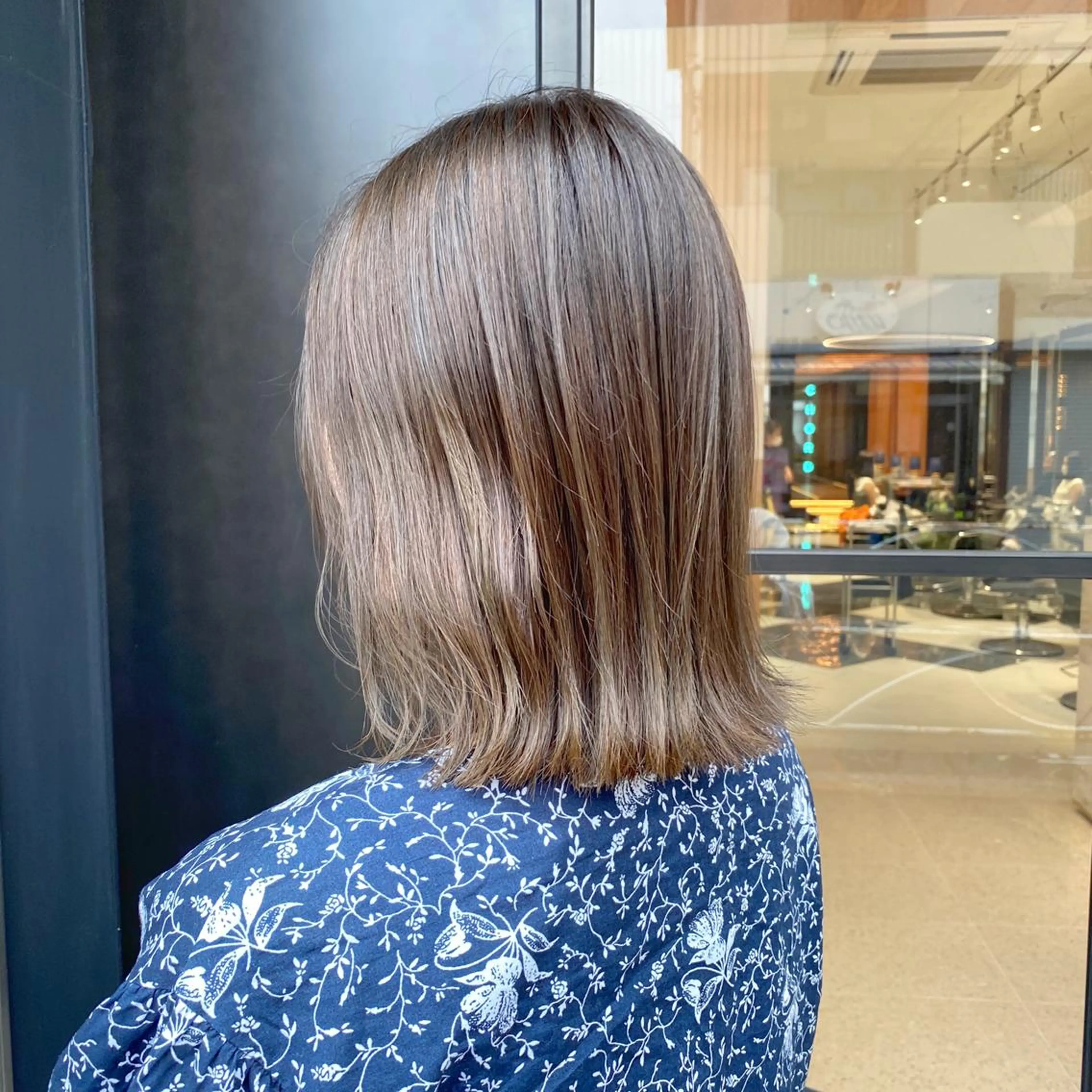 ミディアム カラー ベージュカラー ダブルカラー ミルクティーベージュ カット ヘアカラー ボブ/ハイトーン 福生Radix 下田のヘアスタイル