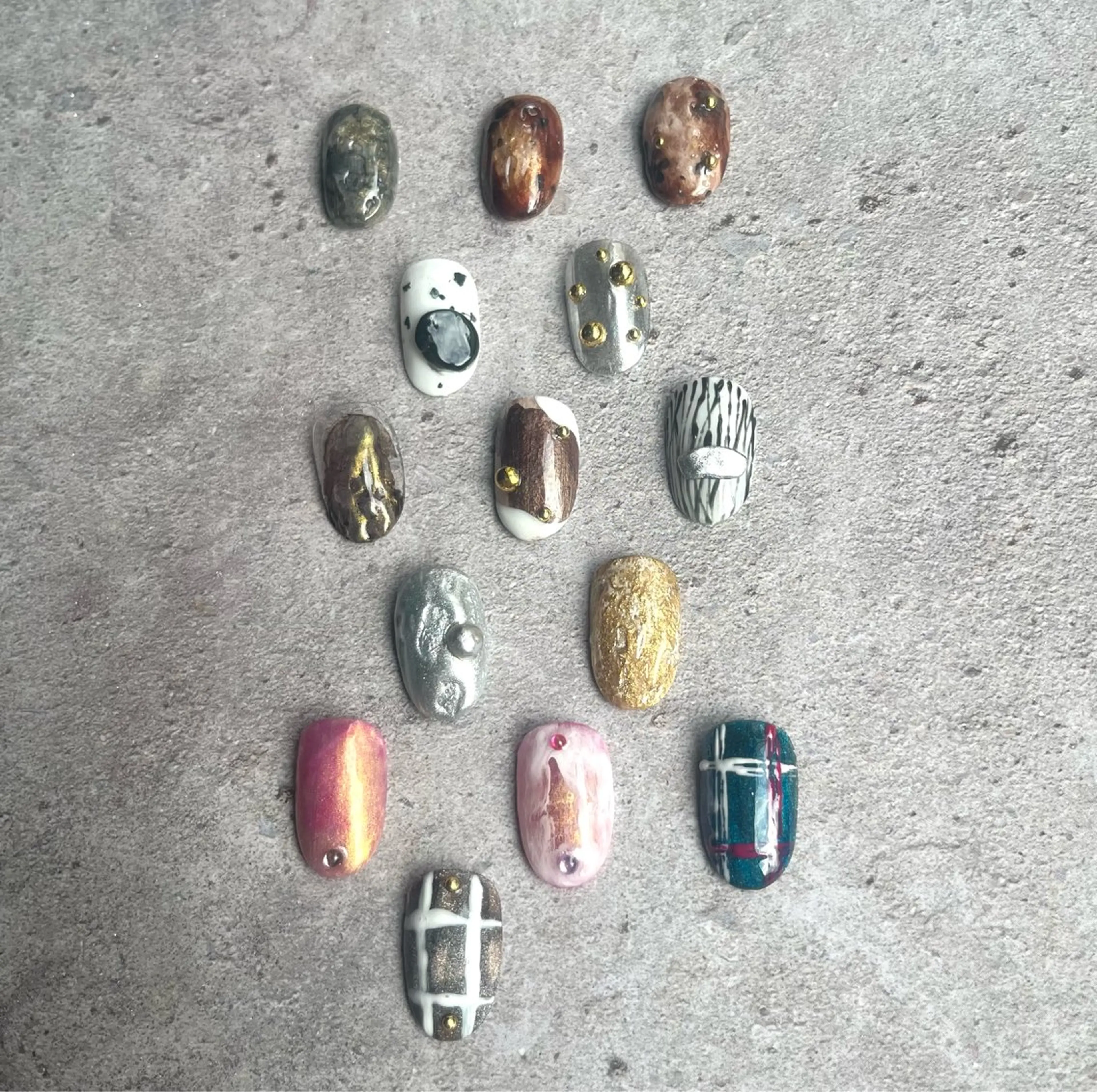 ショート 2DY NAIL SALONのネイルデザイン