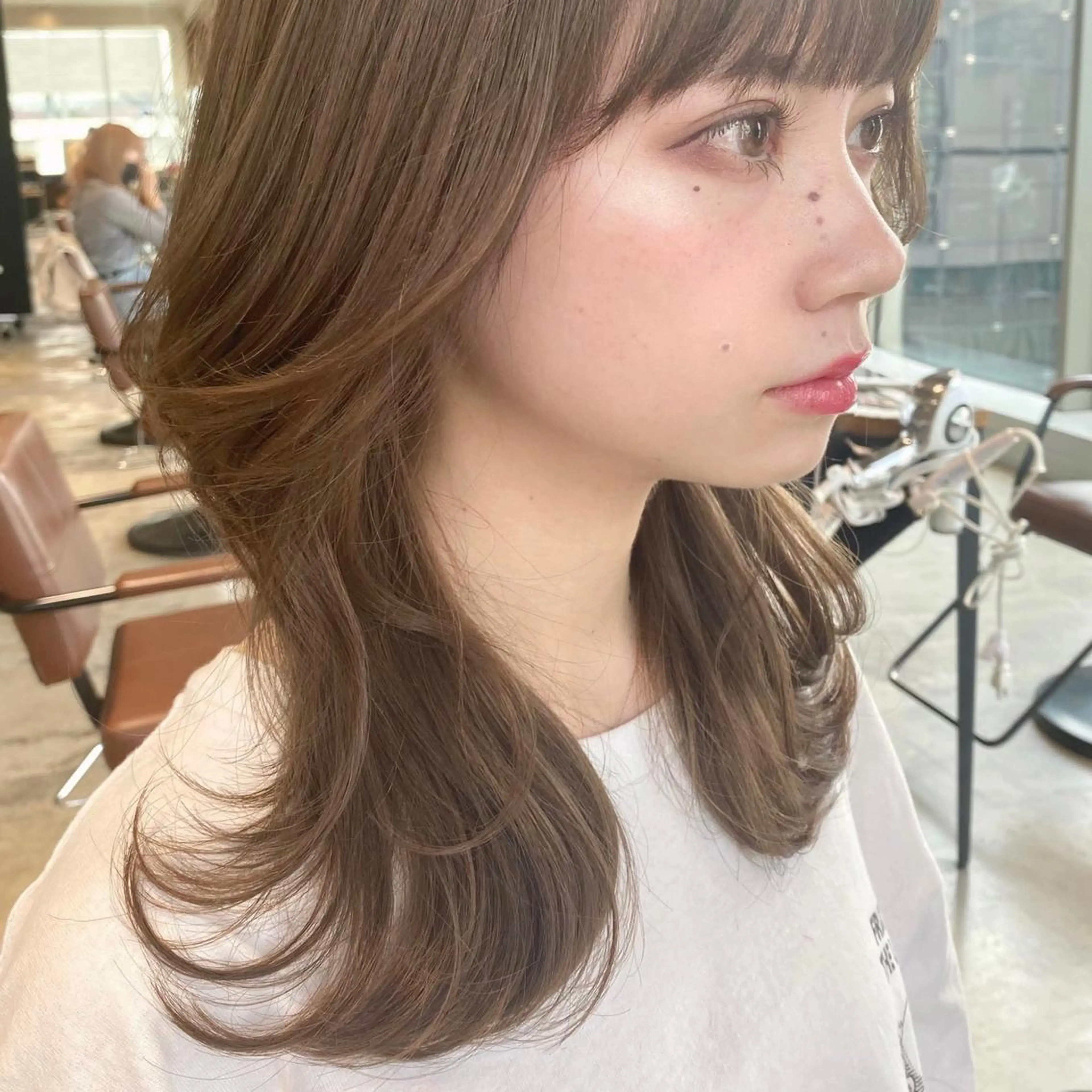 ミディアム カラー くびれヘア レイヤー/顔周り /透明感🩶高橋大のヘアスタイル