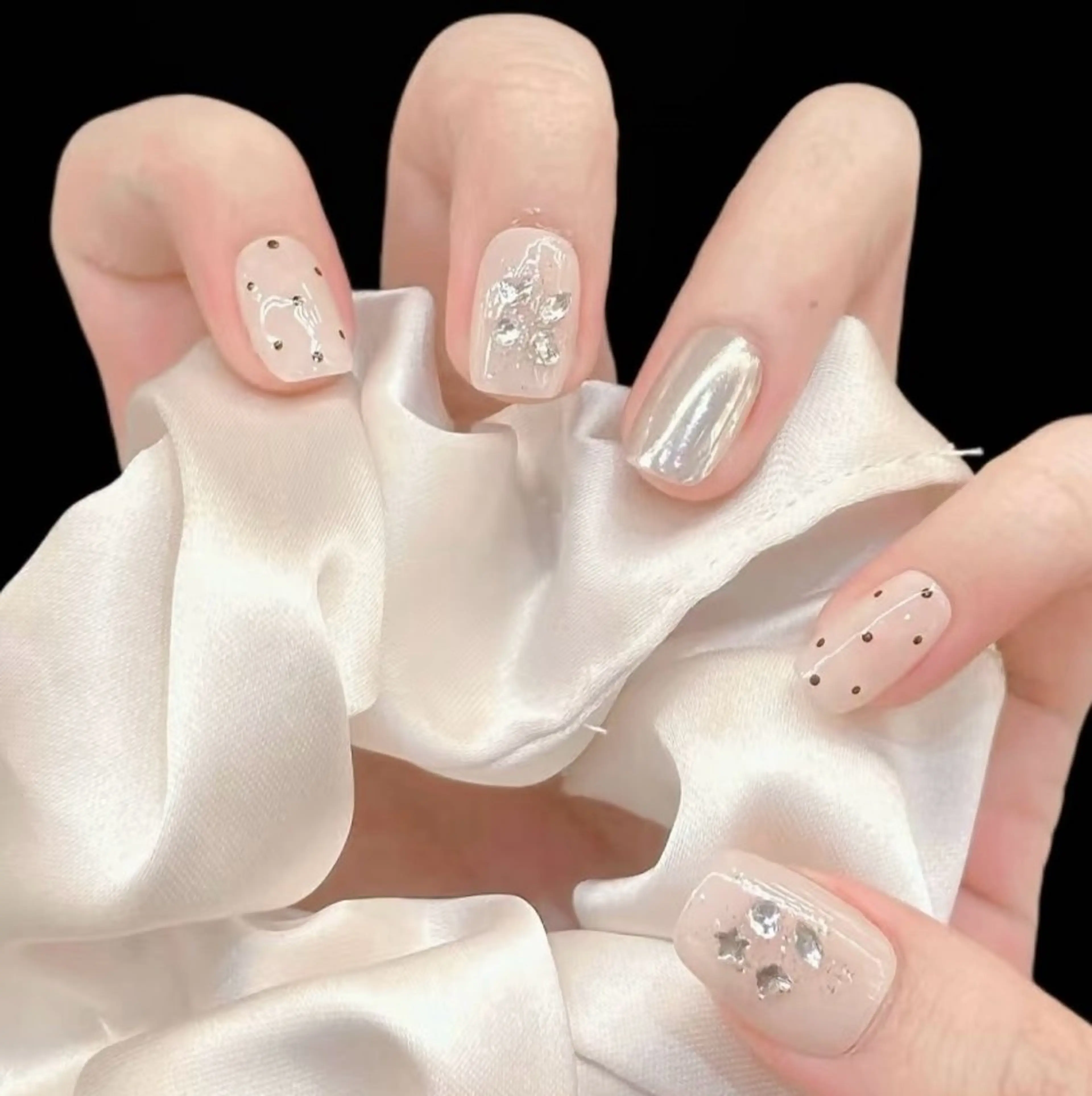 ネイル 高木 維麗絲のネイルデザイン