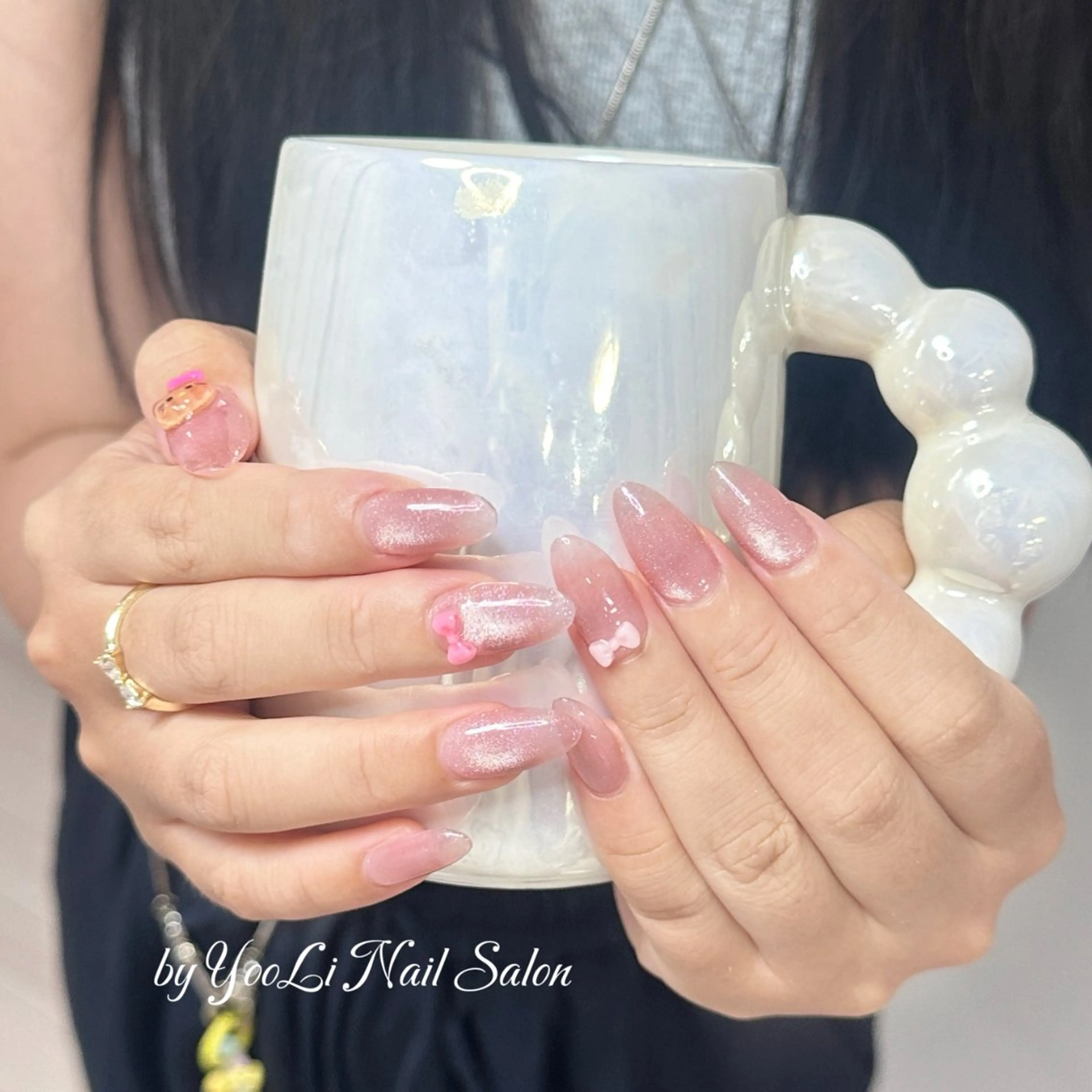 ネイル アートネイル オーロラネイル チークネイル フレンチネイル ガラスフレンチ 🎀YooLi Nail salonのネイルデザイン